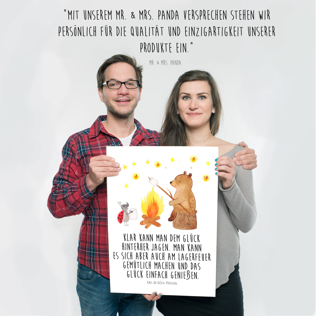 Poster Bär & Marienkäfer Lagerfeuer Lagerfeuer, Bär,  Poster, Wandposter, Bild, Wanddeko, Küchenposter, Kinderposter, Wanddeko Bild, Raumdekoration, Wanddekoration, Handgemaltes Poster, Mr. & Mrs. Panda Poster, Designposter, Kunstdruck, Posterdruck  Bär, Teddy, Teddybär
