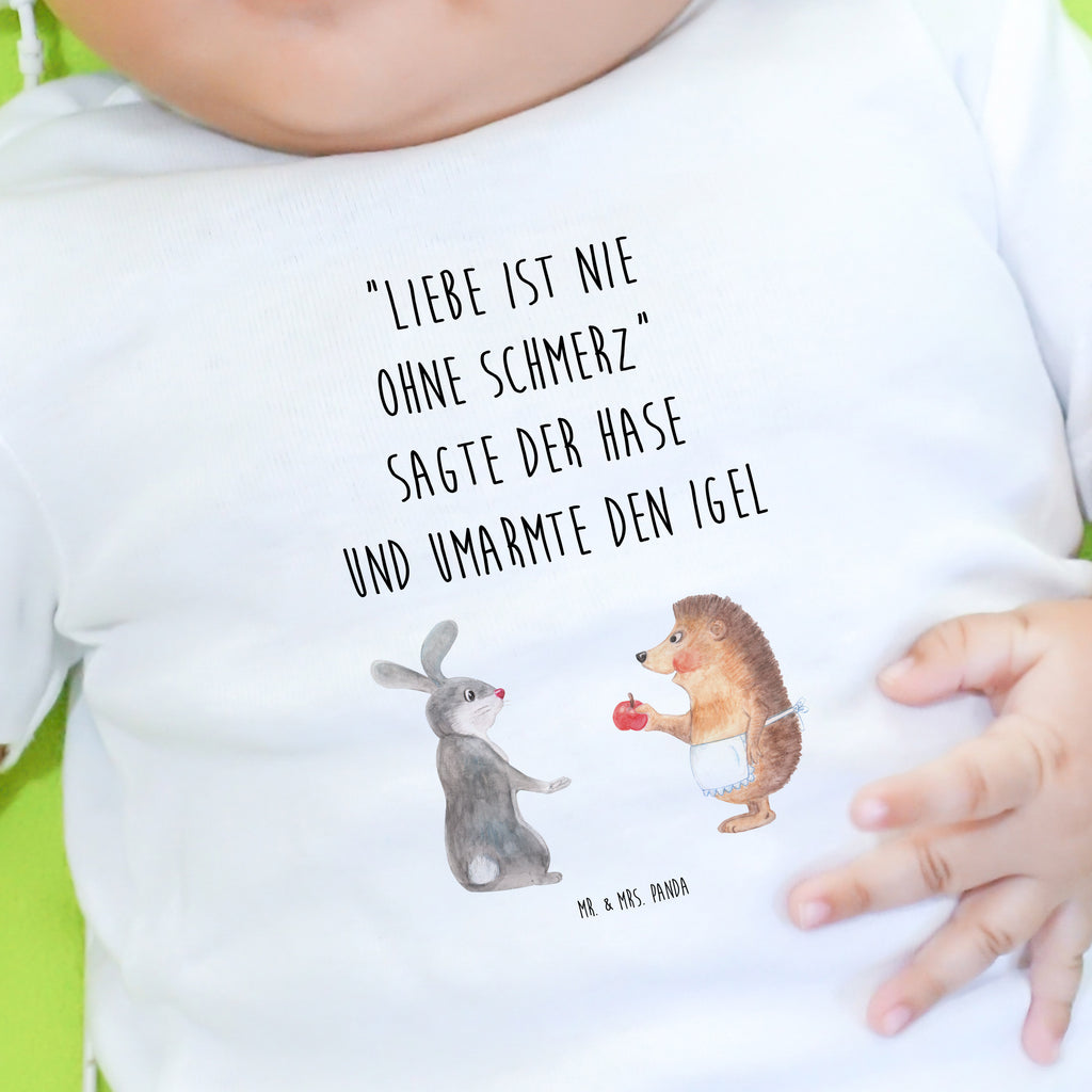Baby T-Shirt Liebe ist nie ohne Schmerz Igel und Hase, Igel, Hase, Liebe Spruch, Liebeskummer Geschenk, Herzschmerz, Trösten, Trennungsschmerz, Spruch romantisch Mädchen,Jungen,Unisex,Motiv,Baby T-Shirt,Kurzarm  süße Tiermotive, gute Laune, lustige Sprüche, Tiere