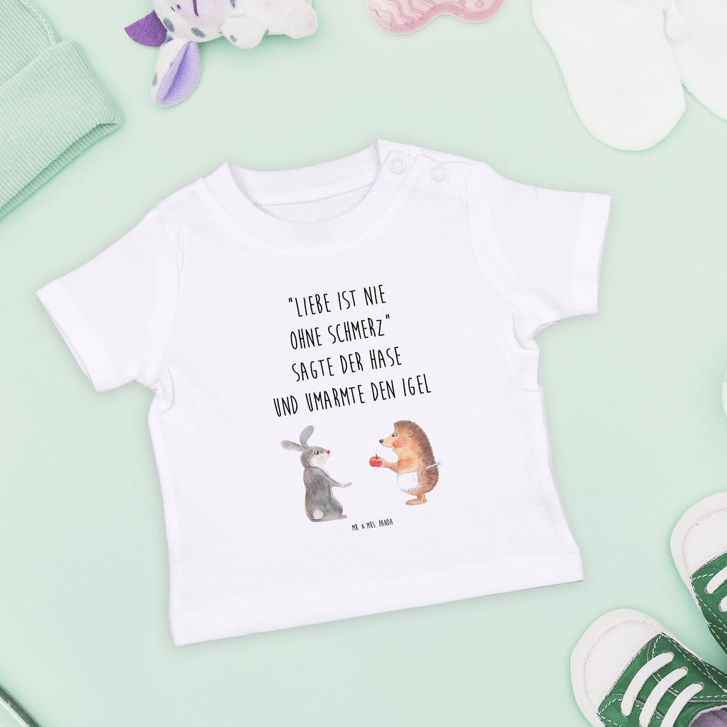 Baby T-Shirt Liebe ist nie ohne Schmerz Igel und Hase, Igel, Hase, Liebe Spruch, Liebeskummer Geschenk, Herzschmerz, Trösten, Trennungsschmerz, Spruch romantisch Mädchen,Jungen,Unisex,Motiv,Baby T-Shirt,Kurzarm  süße Tiermotive, gute Laune, lustige Sprüche, Tiere