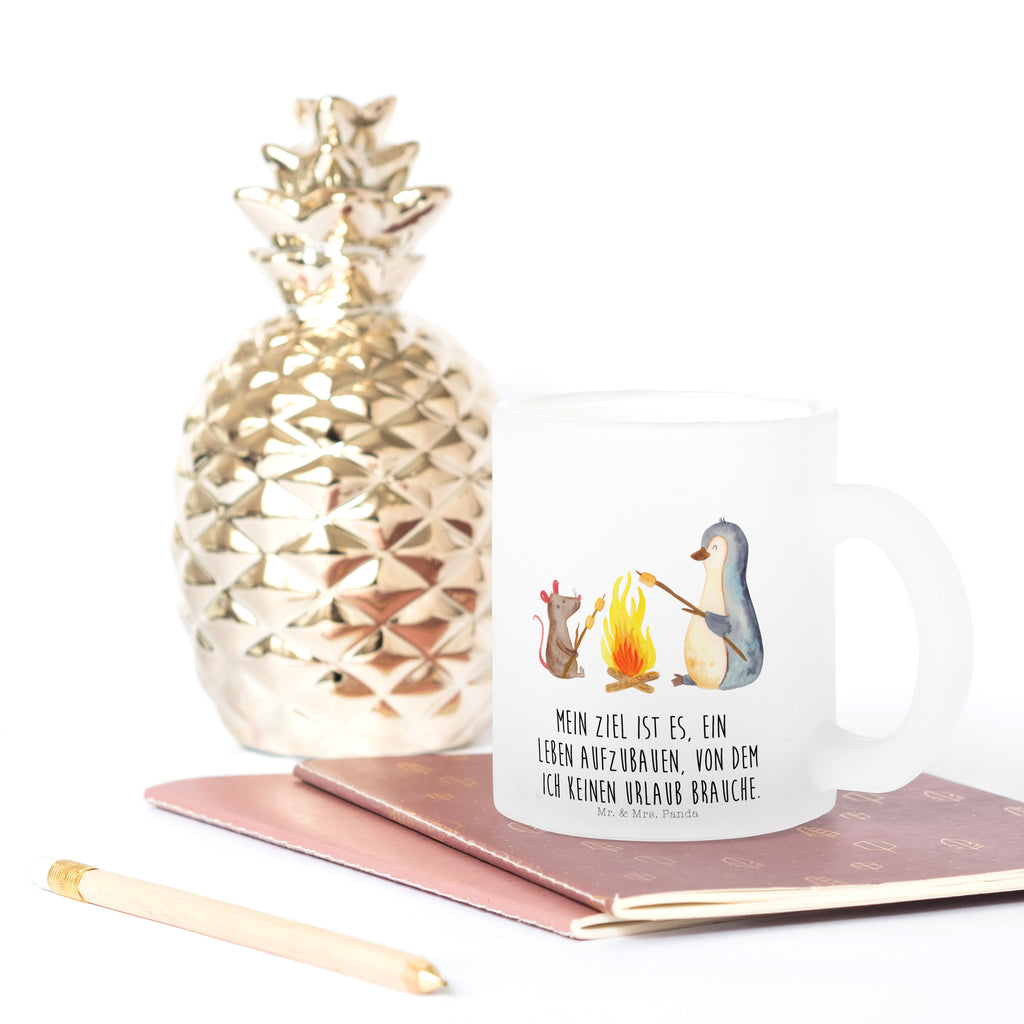 Teetasse Pinguin Lagerfeuer Pinguin, Maus, Pinguine, Lagerfeuer, Leben, Arbeit, Job, Motivation, Büro, Büroalltag, Lebensspruch, Lebensmotivation, Neustart, Liebe, grillen, Feuer, Marshmallows Teetasse, Teeglas, Teebecher, Tasse mit Henkel, Tasse  Pinguin