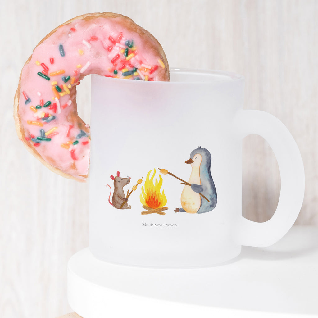 Teetasse Pinguin Lagerfeuer Pinguin, Maus, Pinguine, Lagerfeuer, Leben, Arbeit, Job, Motivation, Büro, Büroalltag, Lebensspruch, Lebensmotivation, Neustart, Liebe, grillen, Feuer, Marshmallows Teetasse, Teeglas, Teebecher, Tasse mit Henkel, Tasse  Pinguin