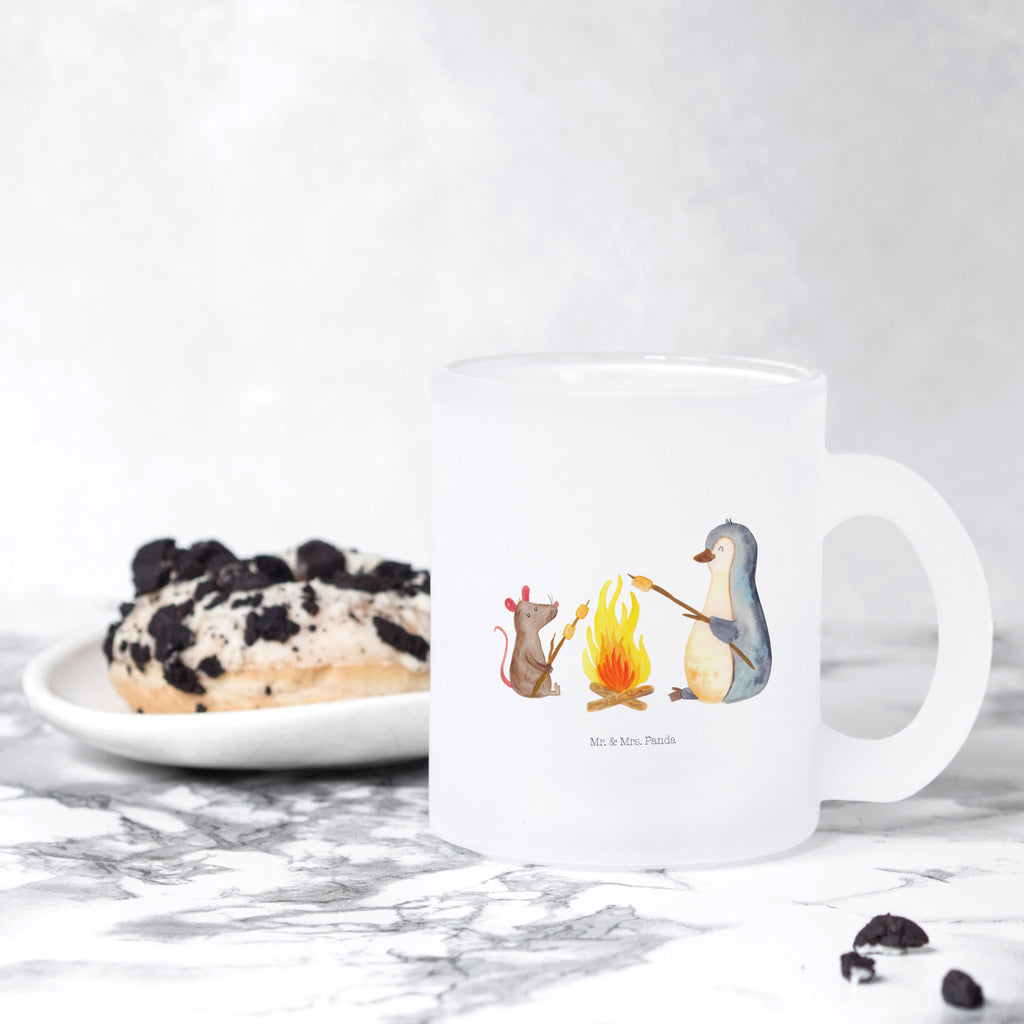 Teetasse Pinguin Lagerfeuer Pinguin, Maus, Pinguine, Lagerfeuer, Leben, Arbeit, Job, Motivation, Büro, Büroalltag, Lebensspruch, Lebensmotivation, Neustart, Liebe, grillen, Feuer, Marshmallows Teetasse, Teeglas, Teebecher, Tasse mit Henkel, Tasse  Pinguin