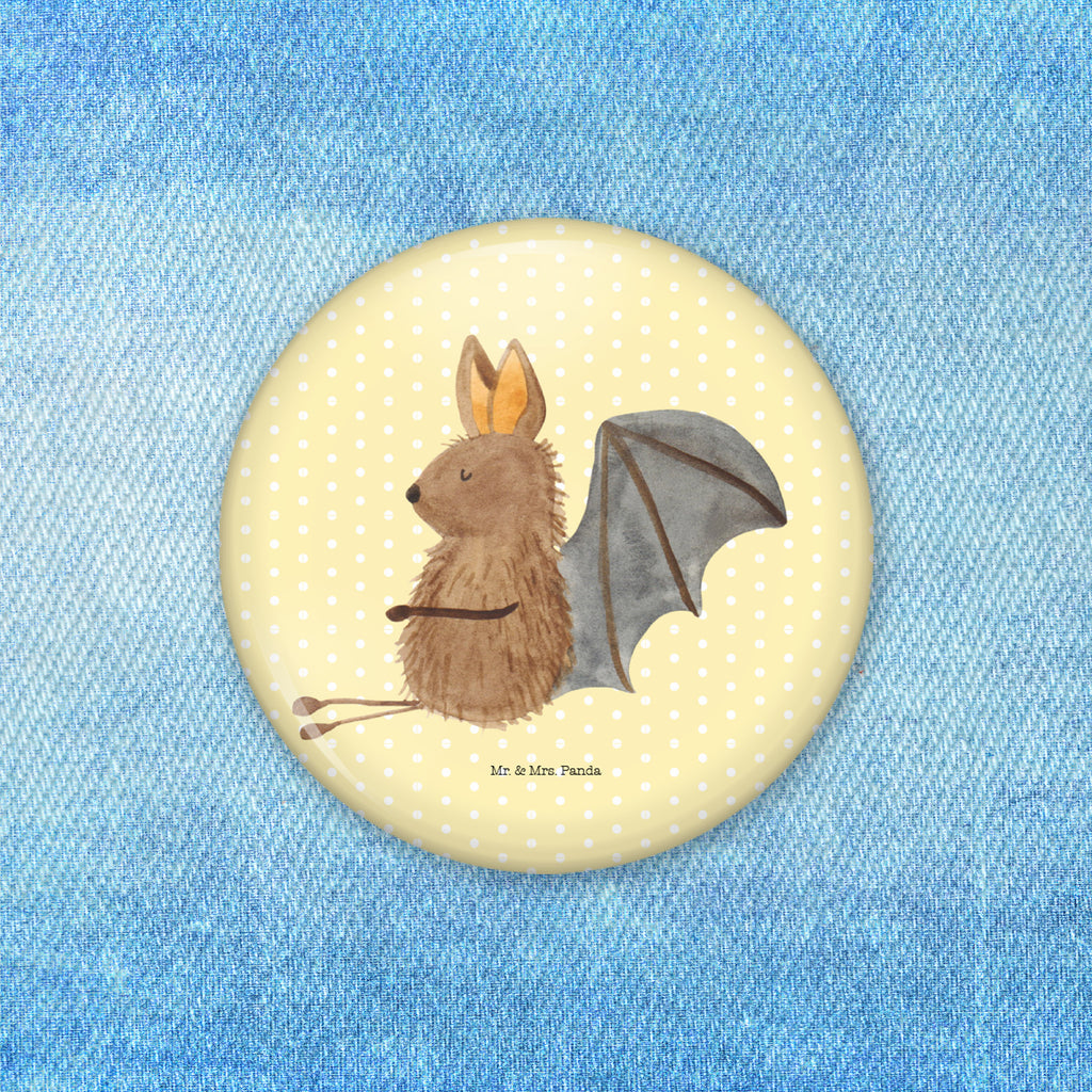 Button Fledermaus sitzend