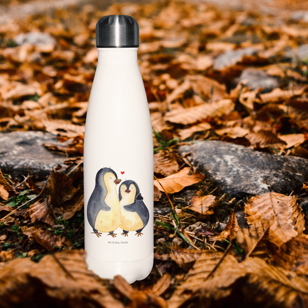 Thermosflasche Pinguin umarmend Pinguin, Liebe, Liebespaar, Liebesbeweis, Liebesgeschenk, Verlobung, Jahrestag, Hochzeitstag, Hochzeit, Hochzeitsgeschenk Isolierflasche, Thermoflasche, Trinkflasche, Thermos, Edelstahl  Pinguin