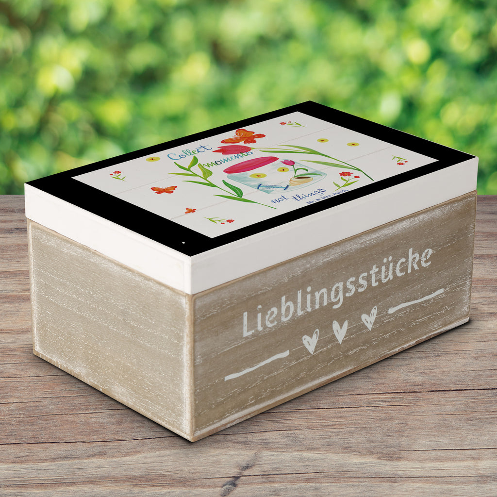 Holzkiste Collect Moments, not things Momente, Spruch Erinnerungen, Zitat Leben, Zitat Englisch, Spruch Leben, Lebensweisheit, Deko Bild, Blumen Motiv, Lebensmotto Holzkiste, Kiste, Schatzkiste, Truhe, Schatulle, XXL,  Erinnerungsbox, Erinnerungskiste, Dekokiste, Aufbewahrungsbox  Blumen Deko, Frühlings Deko, Sommer Deko, Dekoration, positive Botschaft, Naturliebhaber, Outdoor, Natur, Abenteuer
