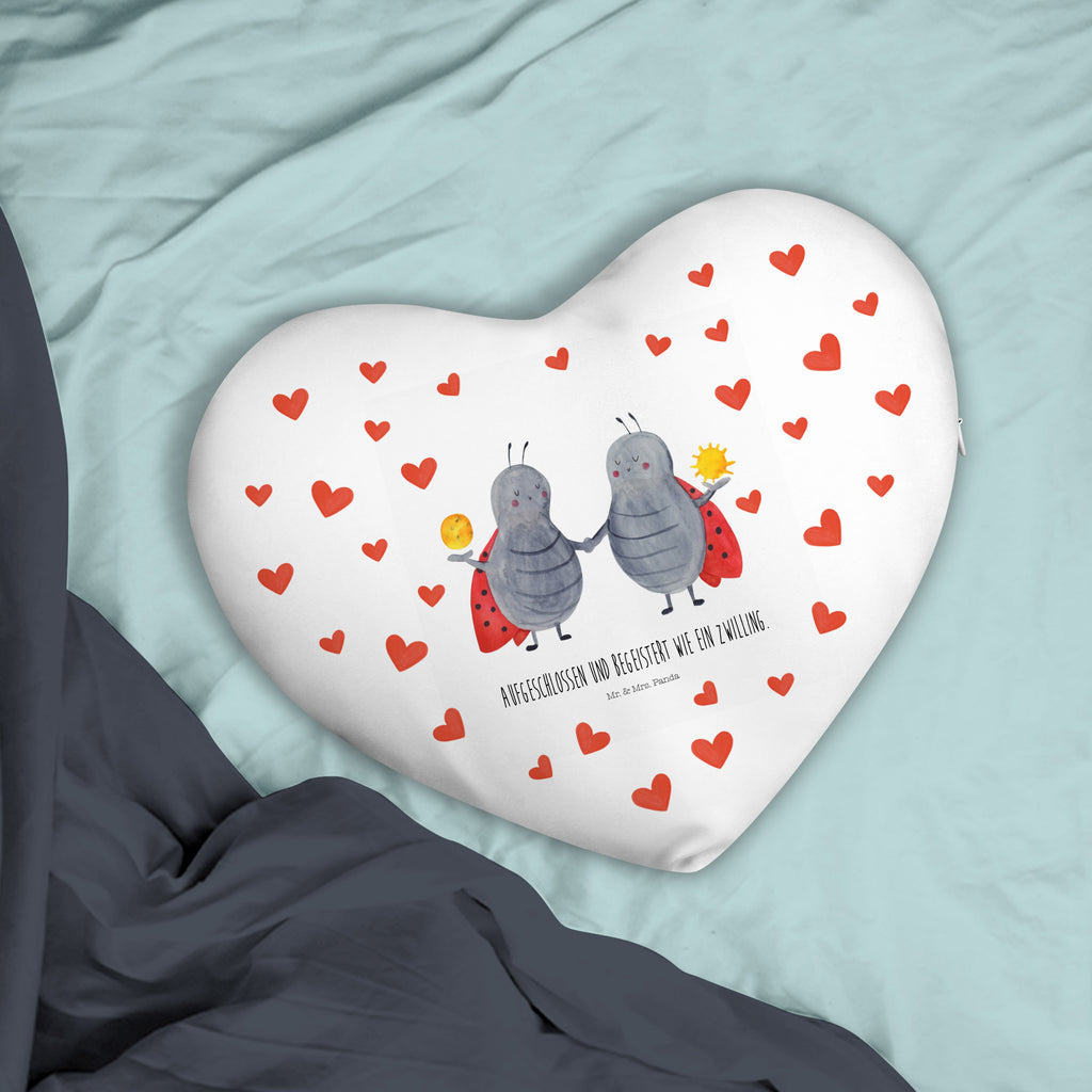 Herzkissen Sternzeichen Zwilling Kissen, Herzkissen, Herzform, Herz, Dekokissen, Tierkreiszeichen, Sternzeichen, Horoskop, Astrologie, Aszendent, Zwillinge, Zwilling Geschenk, Zwilling Sternzeichen, Geburtstag Mai, Geschenk Mai, Geschenk Juni, Marienkäfer, Glückskäfer, Zwillingsbruder, Zwillingsschwester