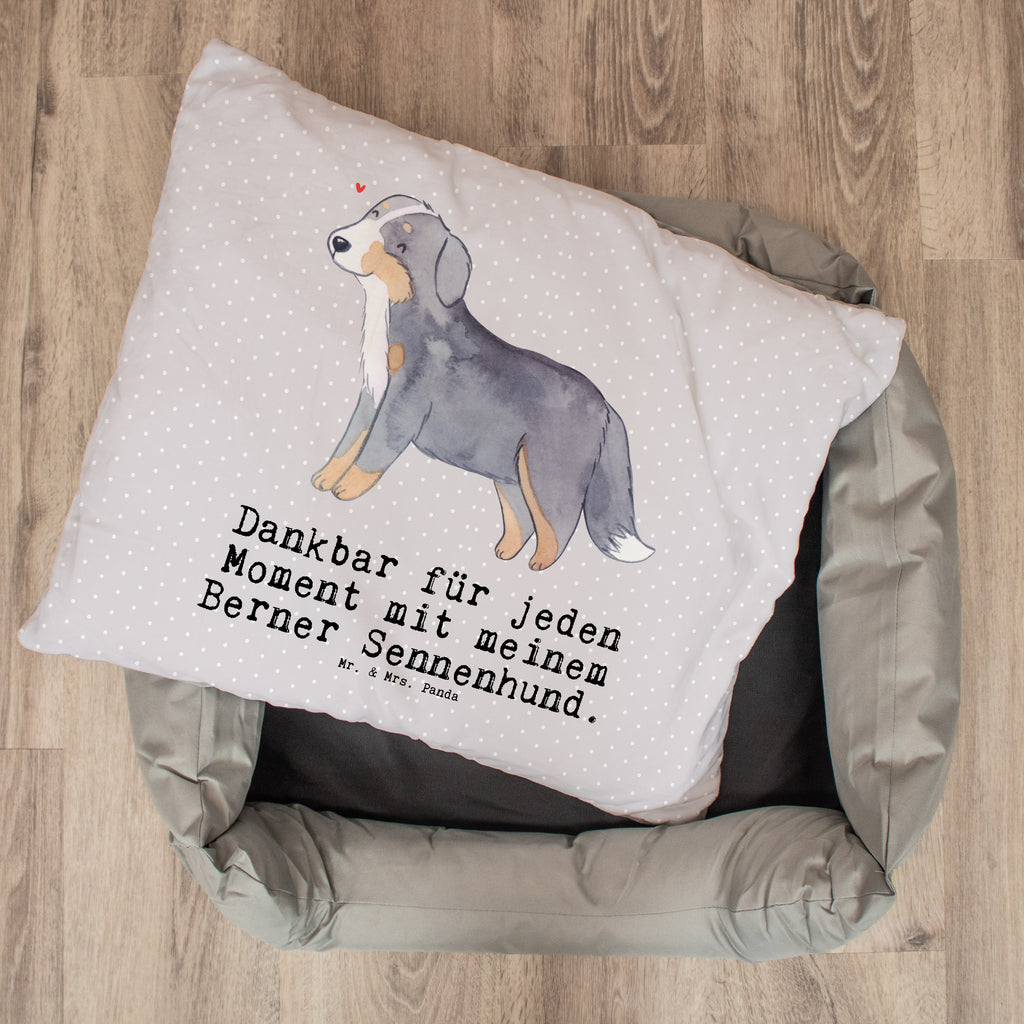 Hundebett Berner Sennenhund Moment Hundebett, Hundeliege, Liegeplatz, Hund, Hundekörbchen, Körbchen, Tierbett, Hundebett Luxus, Hundekissen, Hundesofa, Hundeschlafplatz, Hundebettchen, Hundemöbel, Hundedecke, Hunderasse, Rassehund, Hundebesitzer, Geschenk, Tierfreund, Schenken, Welpe, Dürrbächler, Berner Sennenhund