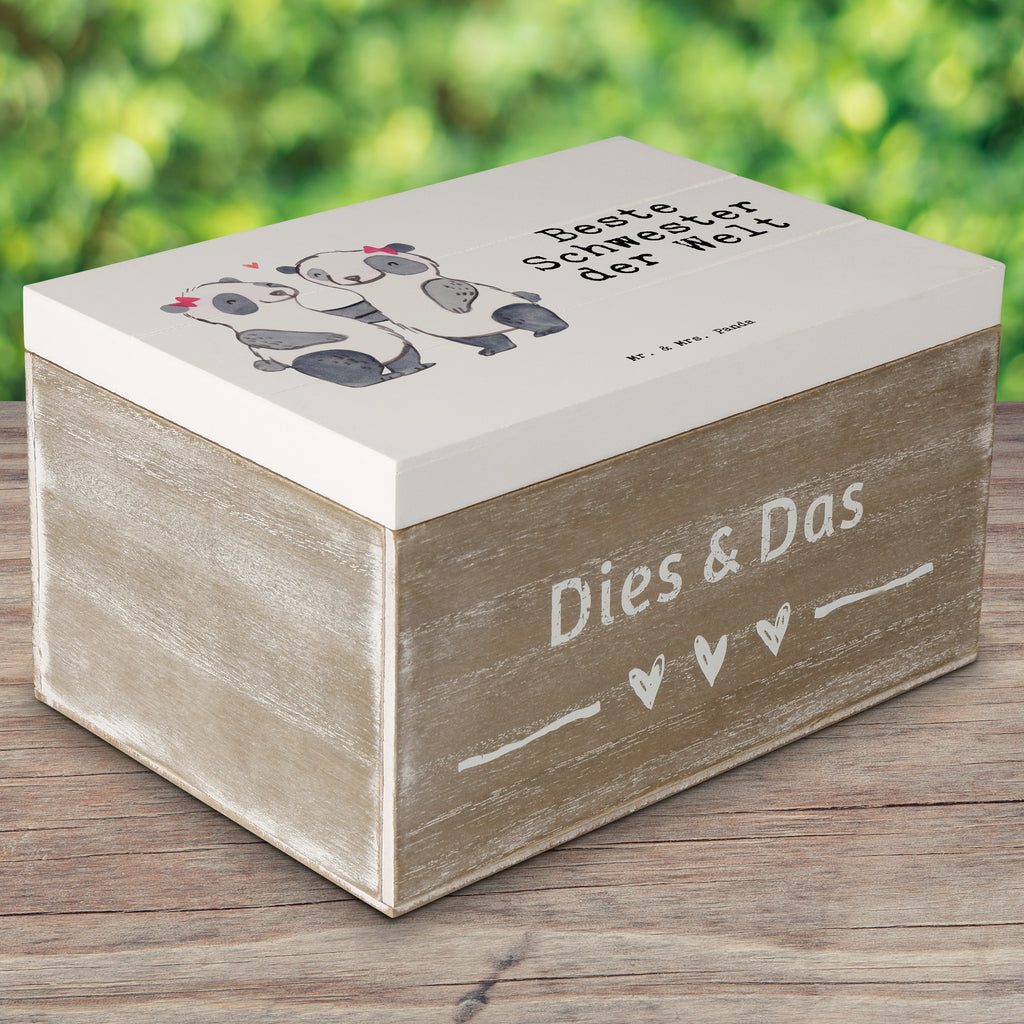Holzkiste Panda Beste Schwester der Welt Schwestern, Schwester, Geschwister, Schwesterherz, Sister, Geschenk, Familie, Kleinigkeit, Beste, Tochter, Liebe, Kinder  Holzkiste, Kiste, Schatzkiste, Truhe, Schatulle, XXL,  Erinnerungsbox, Erinnerungskiste, Dekokiste, Aufbewahrungsbox  für, Dankeschön, Geschenk, Schenken, Geburtstag, Geburtstagsgeschenk, Geschenkidee, Danke, Bedanken, Mitbringsel, Freude machen, Geschenktipp