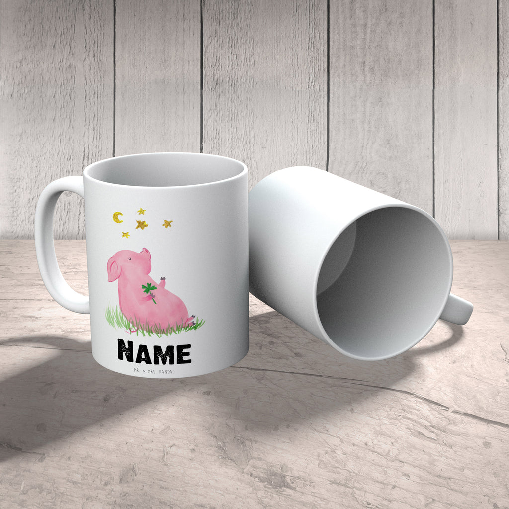 Personalisierte Tasse Glücksschwein Personalisierte Tasse, Namenstasse, Wunschname, Personalisiert, Tasse, Namen, Drucken, Tasse mit Namen, Tiermotive, Gute Laune, lustige Sprüche, Tiere, Glücksschwein. Glück, Schwein, Schweinchen, Sterne, Sernchen, Ziele, Träume, Motivation, Glücksbringer