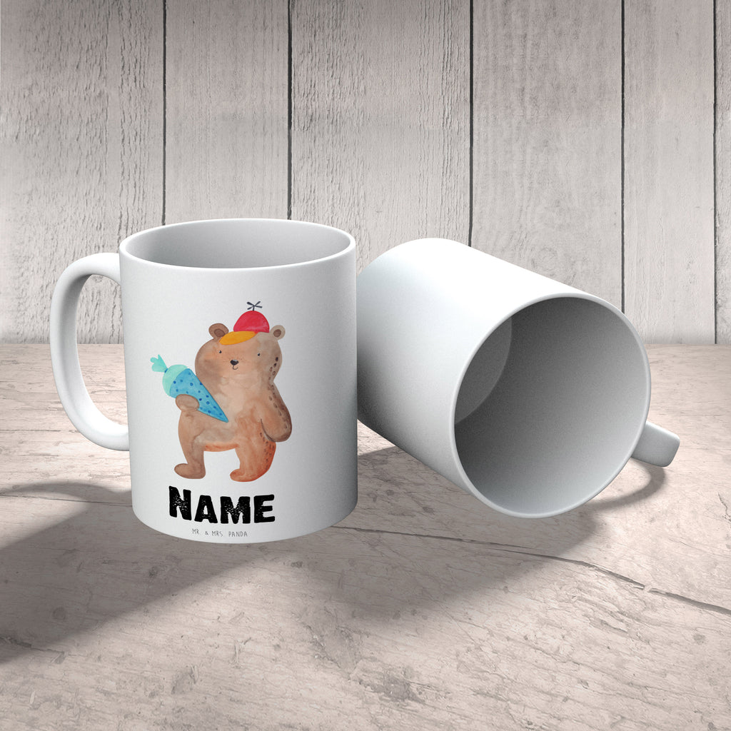 Personalisierte Tasse Bär mit Schultüte Personalisierte Tasse, Namenstasse, Wunschname, Personalisiert, Tasse, Namen, Drucken, Tasse mit Namen, Bär, Teddy, Teddybär, Bär Motiv, Schultüte, Erster Schultag Geschenk, Einschulung Geschenk, Schule Geschenk, Grundschule, Schulanfang, Schulbeginn