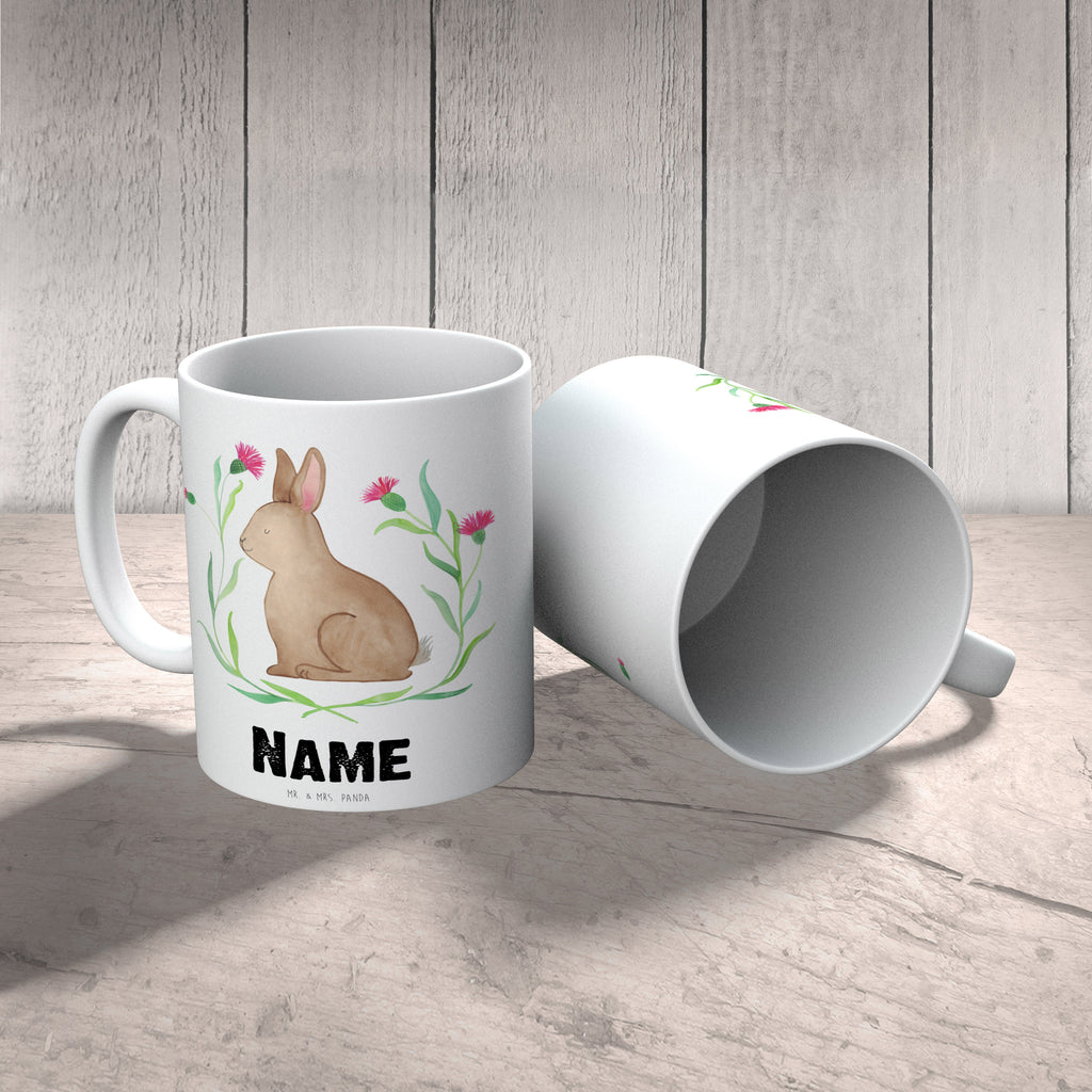 Personalisierte Tasse Hase sitzend Personalisierte Tasse, Namenstasse, Wunschname, Personalisiert, Tasse, Namen, Drucken, Tasse mit Namen, Ostern, Osterhase, Ostergeschenke, Osternest, Osterdeko, Geschenk zu Ostern, Frohe Ostern, Ostergrüße, Osterblume, Liebe, Grüße, Hase, Kaninchen
