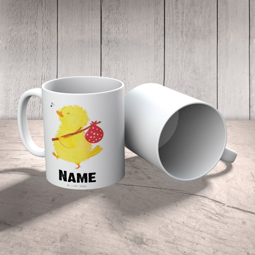 Personalisierte Tasse Küken Wanderer Personalisierte Tasse, Namenstasse, Wunschname, Personalisiert, Tasse, Namen, Drucken, Tasse mit Namen, Ostern, Osterhase, Ostergeschenke, Osternest, Osterdeko, Geschenk zu Ostern, Küken, Osterei, Ostereier, Ei, Frühlingsgefühle, Freude, Grüße, liebe Grüße, Frohe Ostern, Ostergrüße, Flausen, Wunder, Reisen, Weltenbummler, Zeit, Zeitmanagement, Backpacker