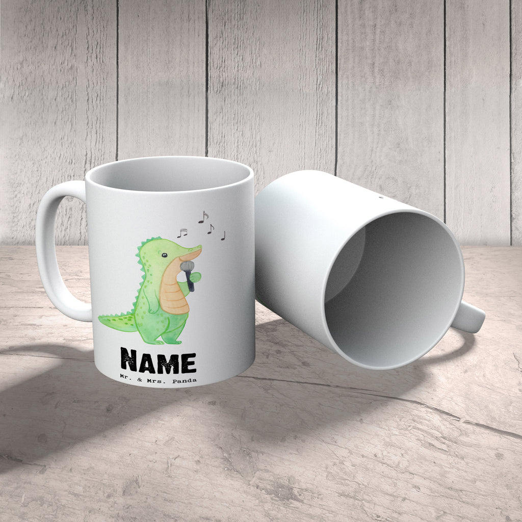Personalisierte Tasse Krokodil Singen Tage Personalisierte Tasse, Namenstasse, Wunschname, Personalisiert, Tasse, Namen, Drucken, Tasse mit Namen, Geschenk, Sport, Sportart, Hobby, Schenken, Danke, Dankeschön, Auszeichnung, Gewinn, Sportler, Singen, Band, Live Auftritt, Gesang, Hobbysänger
