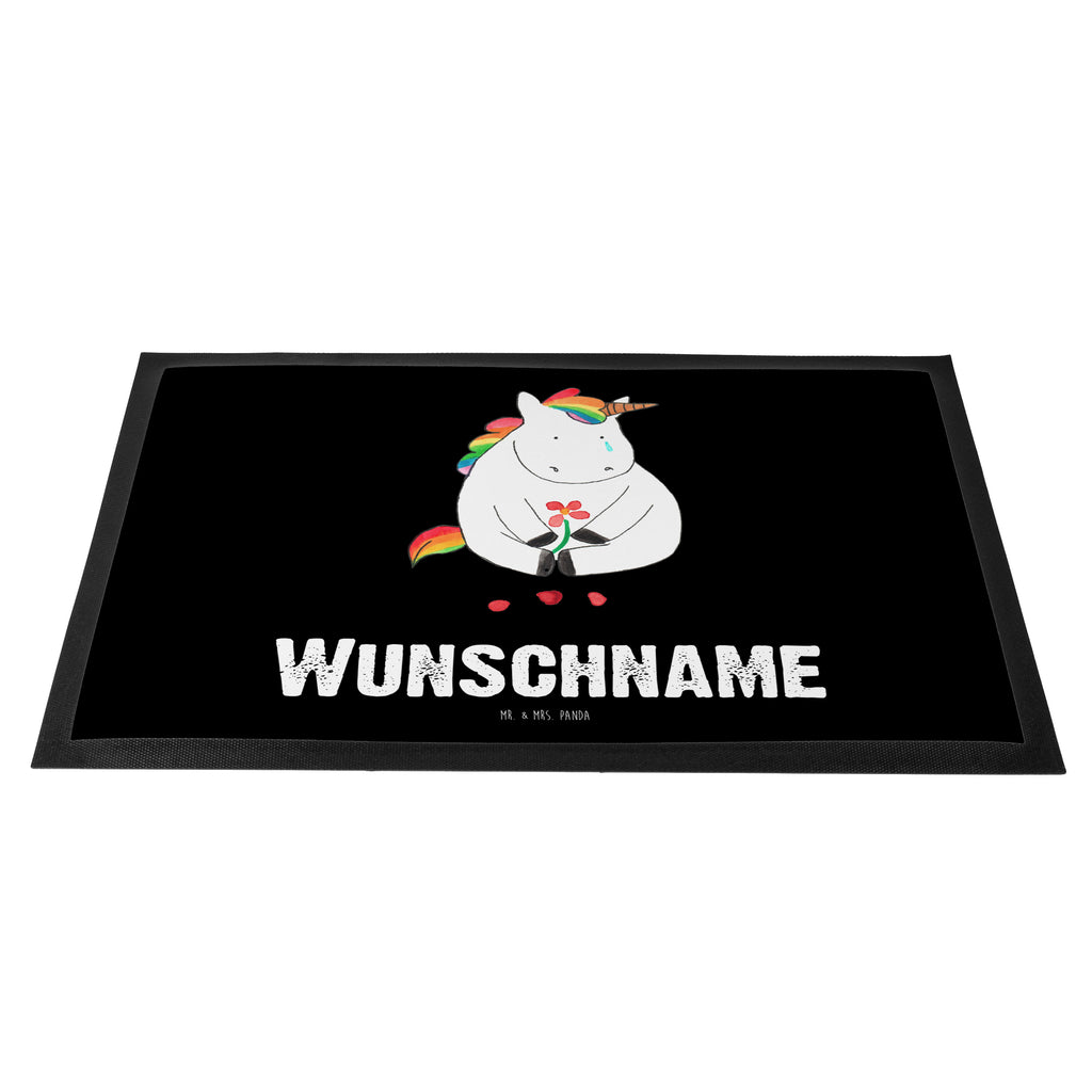 Personalisierte Fußmatte Einhorn Traurig Personalisierte Fußmatte, Fußmatte mit Namen, Personalisieruung, Personalisiert, Fußmatte bedrucken, Türvorleger mit Namen, Haustürmatte personalisiert, Namensfussmatte, Wunschnamen, Bedrucken, Türvorleger personalisiert, Einhorn, Einhörner, Einhorn Deko, Pegasus, Unicorn, Glitzer, Trösten. Freundschaft, Freunde, Liebe, Trauer, Grußkarte, Blume