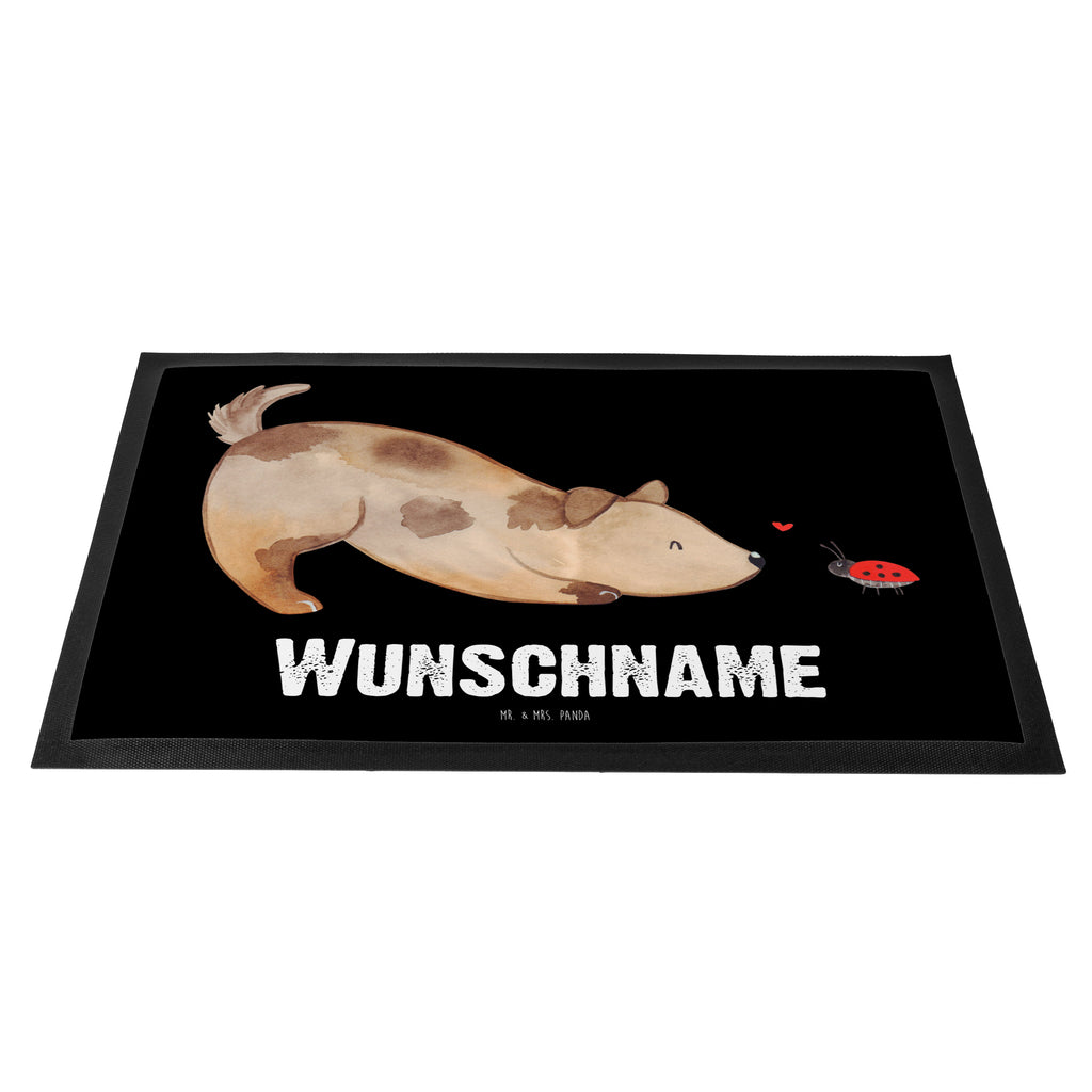 Personalisierte Fußmatte Hund Marienkäfer Personalisierte Fußmatte, Fußmatte mit Namen, Personalisieruung, Personalisiert, Fußmatte bedrucken, Türvorleger mit Namen, Haustürmatte personalisiert, Namensfussmatte, Wunschnamen, Bedrucken, Türvorleger personalisiert, Hund, Hundemotiv, Haustier, Hunderasse, Tierliebhaber, Hundebesitzer, Sprüche, Hunde, Hundespruch, Marienkäfer, Mischling, Mischlinghund