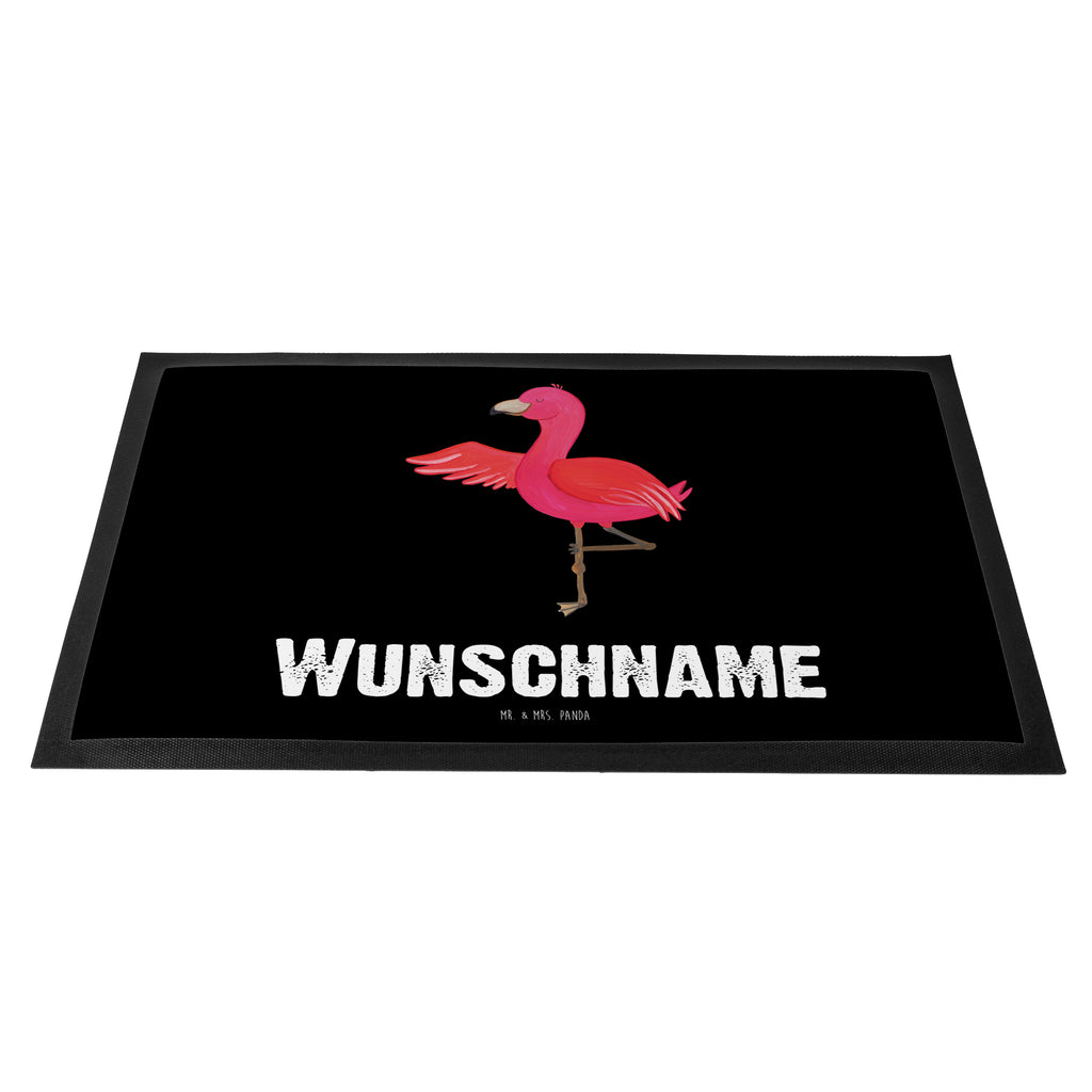 Personalisierte Fußmatte Flamingo Yoga Personalisierte Fußmatte, Fußmatte mit Namen, Personalisieruung, Personalisiert, Fußmatte bedrucken, Türvorleger mit Namen, Haustürmatte personalisiert, Namensfussmatte, Wunschnamen, Bedrucken, Türvorleger personalisiert, Flamingo, Vogel, Yoga, Namaste, Achtsamkeit, Yoga-Übung, Entspannung, Ärger, Aufregen, Tiefenentspannung
