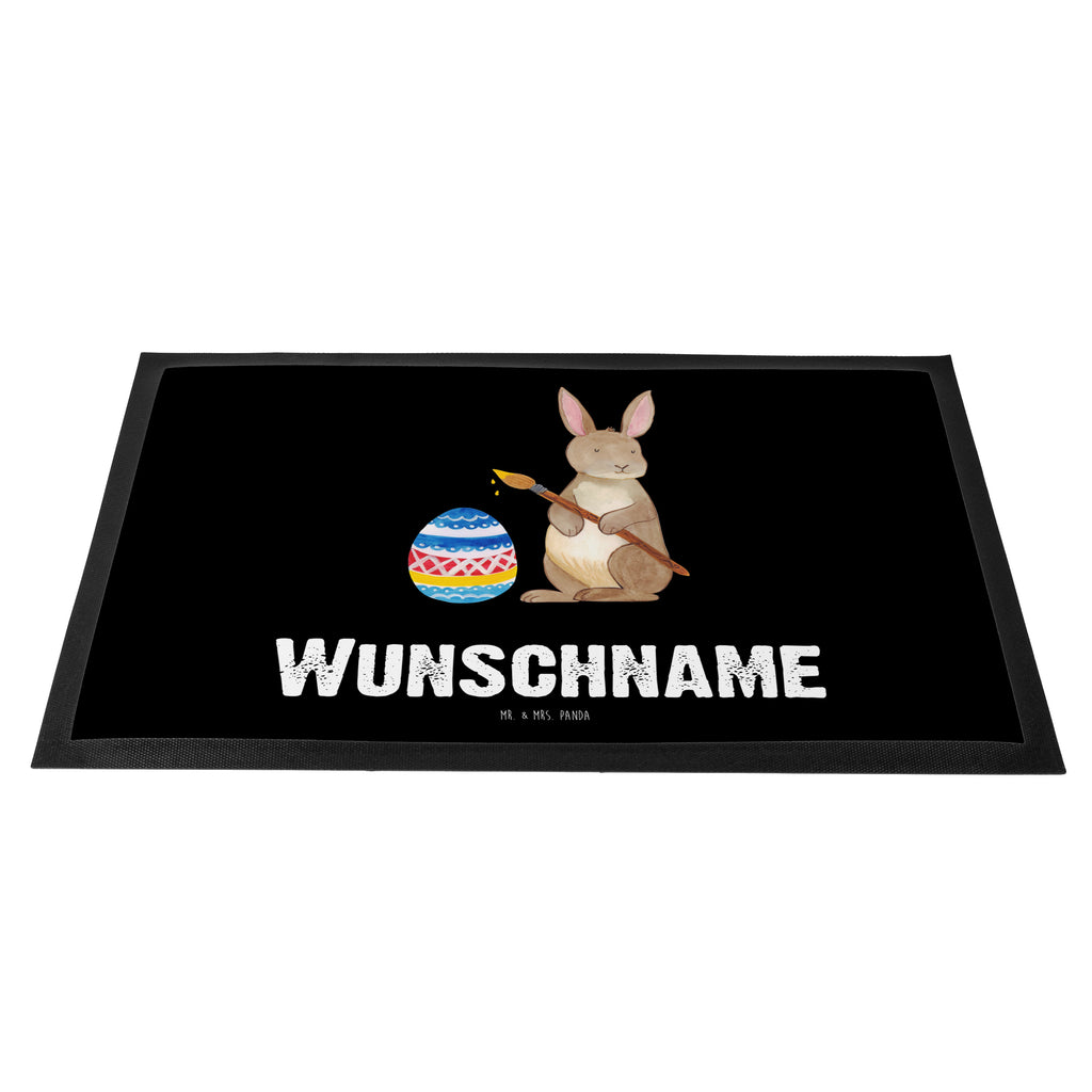 Personalisierte Fußmatte Hase Eiermalen Personalisierte Fußmatte, Fußmatte mit Namen, Personalisieruung, Personalisiert, Fußmatte bedrucken, Türvorleger mit Namen, Haustürmatte personalisiert, Namensfussmatte, Wunschnamen, Bedrucken, Türvorleger personalisiert, Ostern, Osterhase, Ostergeschenke, Osternest, Osterdeko, Geschenk zu Ostern, Frohe Ostern, Ostergrüße, Osterblume, Osterei, bemalte Ostereier, Hase, Kaninchen, Eiermalen