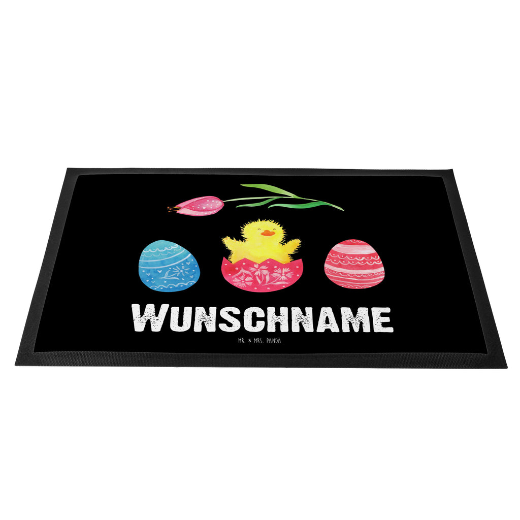 Personalisierte Fußmatte Küken geschlüpft Personalisierte Fußmatte, Fußmatte mit Namen, Personalisieruung, Personalisiert, Fußmatte bedrucken, Türvorleger mit Namen, Haustürmatte personalisiert, Namensfussmatte, Wunschnamen, Bedrucken, Türvorleger personalisiert, Ostern, Osterhase, Ostergeschenke, Osternest, Osterdeko, Geschenk zu Ostern, Küken, Osterei, Ostereier, Ei, Frühlingsgefühle, Freude, Grüße, liebe Grüße, Frohe Ostern, Ostergrüße