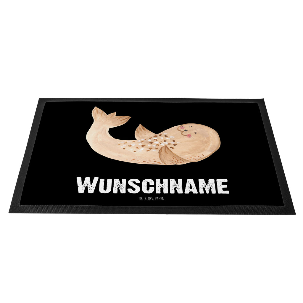 Personalisierte Fußmatte Robbe liegend Personalisierte Fußmatte, Fußmatte mit Namen, Personalisieruung, Personalisiert, Fußmatte bedrucken, Türvorleger mit Namen, Haustürmatte personalisiert, Namensfussmatte, Wunschnamen, Bedrucken, Türvorleger personalisiert, süße Tiermotive, gute Laune, lustige Sprüche, Tiere, Robbe, Robben, Seehund, Strand, Meerestier, Ostsee, Nordsee, Lachen, Freude