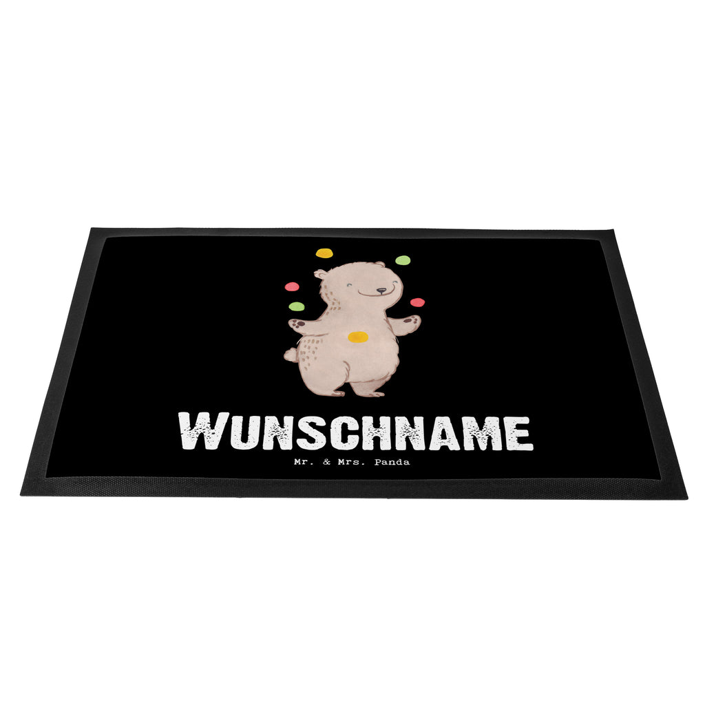 Personalisierte Fußmatte Bär Jonglieren Tage Personalisierte Fußmatte, Fußmatte mit Namen, Personalisieruung, Personalisiert, Fußmatte bedrucken, Türvorleger mit Namen, Haustürmatte personalisiert, Namensfussmatte, Wunschnamen, Bedrucken, Türvorleger personalisiert, Geschenk, Sport, Sportart, Hobby, Schenken, Danke, Dankeschön, Auszeichnung, Gewinn, Sportler, Jonglieren, Jongleur, Zirkus, Artistik