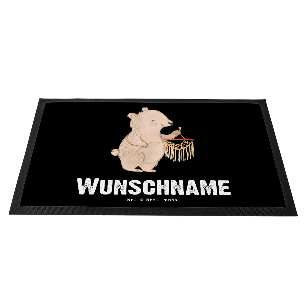 Personalisierte Fußmatte Bär Makramee Tage Personalisierte Fußmatte, Fußmatte mit Namen, Personalisieruung, Personalisiert, Fußmatte bedrucken, Türvorleger mit Namen, Haustürmatte personalisiert, Namensfussmatte, Wunschnamen, Bedrucken, Türvorleger personalisiert, Geschenk, Sport, Sportart, Hobby, Schenken, Danke, Dankeschön, Auszeichnung, Gewinn, Sportler, Makramee, Basteln, Basteln mit Makramee