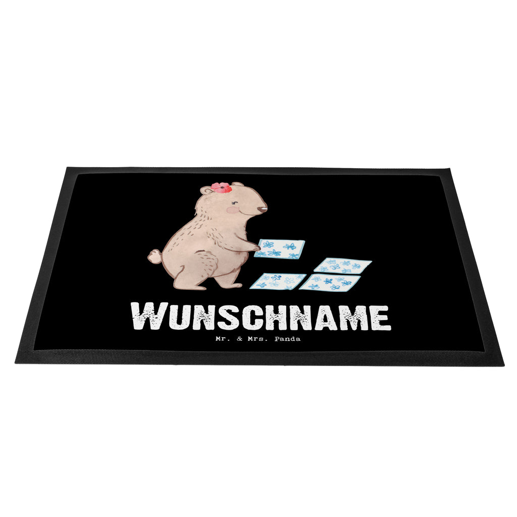 Personalisierte Fußmatte Fliesenlegerin mit Herz Personalisierte Fußmatte, Fußmatte mit Namen, Personalisieruung, Personalisiert, Fußmatte bedrucken, Türvorleger mit Namen, Haustürmatte personalisiert, Namensfussmatte, Wunschnamen, Bedrucken, Türvorleger personalisiert, Beruf, Ausbildung, Jubiläum, Abschied, Rente, Kollege, Kollegin, Geschenk, Schenken, Arbeitskollege, Mitarbeiter, Firma, Danke, Dankeschön, Fliesenlegerin, Gesellenprüfung, Fliesenlegermeisterin, Fliesenlegerbetrieb, Fliesenfachhandel, Handwerk