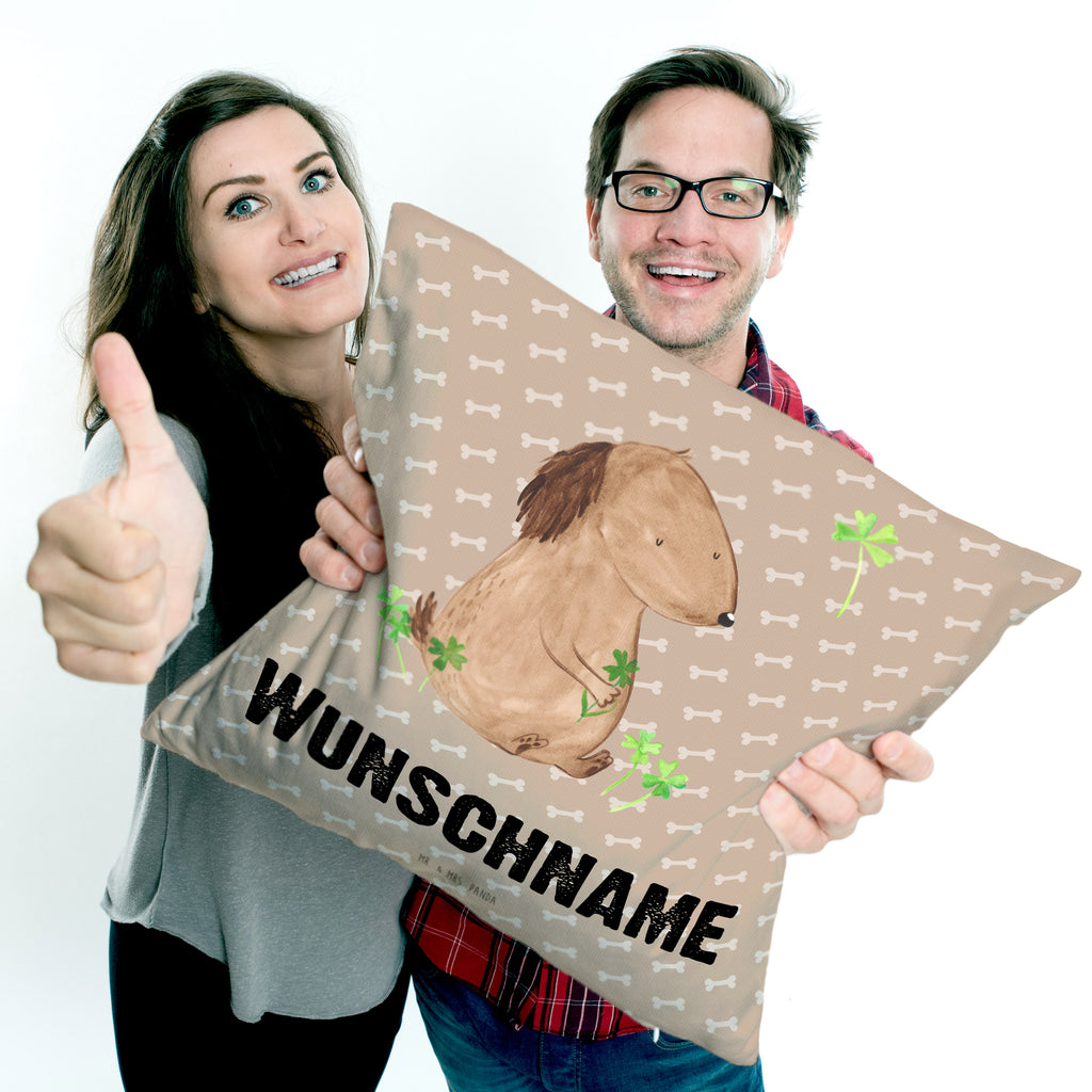 Personalisiertes Kissen Hund Kleeblatt Kissen, personalisiert, Name, Wunschname, bedrucken, Kopfkissen, Hund, Hundemotiv, Haustier, Hunderasse, Tierliebhaber, Hundebesitzer, Sprüche, Kleeblatt, Glück, Tagträume, Motivation, Neuanfang, Geschenk, Glücksbringer, Selbstliebe, Achtsamkeit