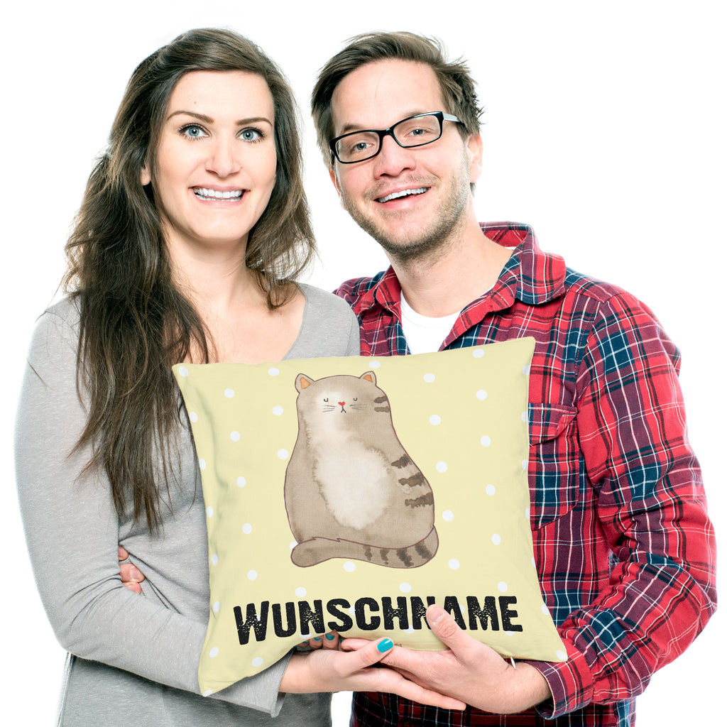 Personalisiertes Kissen Katze sitzend Kissen, personalisiert, Name, Wunschname, bedrucken, Kopfkissen, Katze, Katzenmotiv, Katzenfan, Katzendeko, Katzenfreund, Katzenliebhaber, Katzenprodukte, Katzenartikel, Katzenaccessoires, Katzensouvenirs, Katzenliebhaberprodukte, Katzenmotive, Katzen, Kater, Mietze, Cat, Cats, Katzenhalter, Katzenbesitzerin, Haustier, Katzenliebe, Lebensinhalt, Liebe, Mittelpunkt, Familie