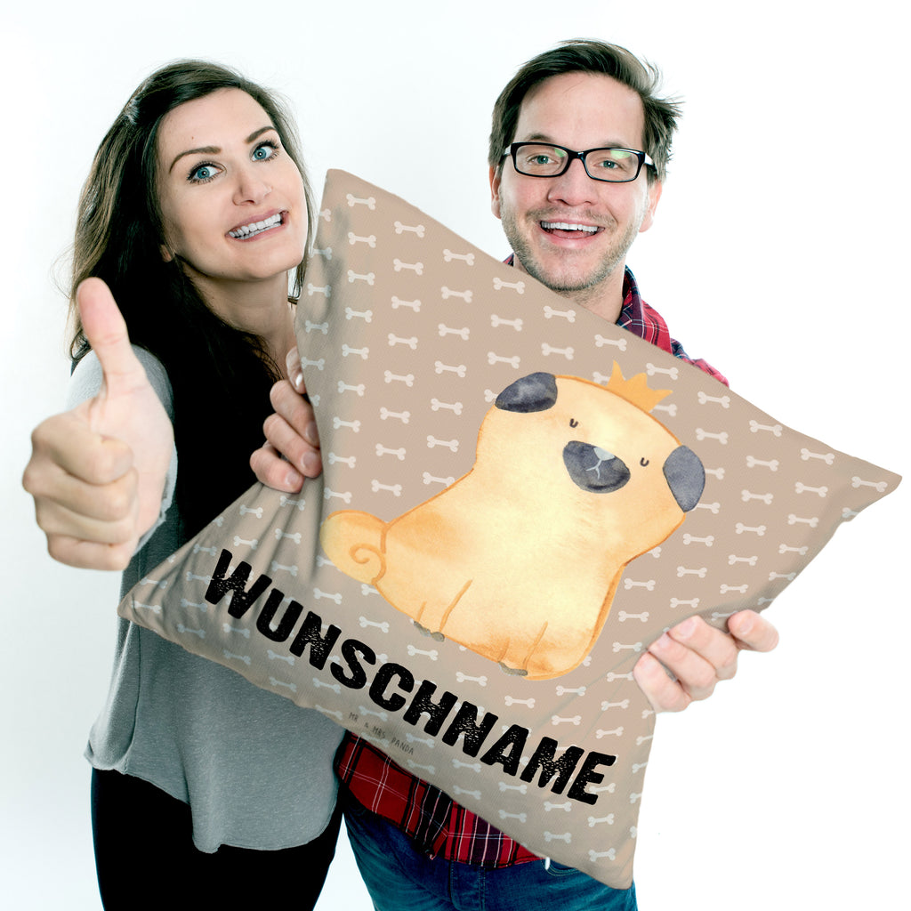 Personalisiertes Kissen Mops Krone Kissen, personalisiert, Name, Wunschname, bedrucken, Kopfkissen, Hund, Hundemotiv, Haustier, Hunderasse, Tierliebhaber, Hundebesitzer, Sprüche, Mops, allergisch, kinderlos, Hausregel, Hundebesitzer. Spruch, lustig
