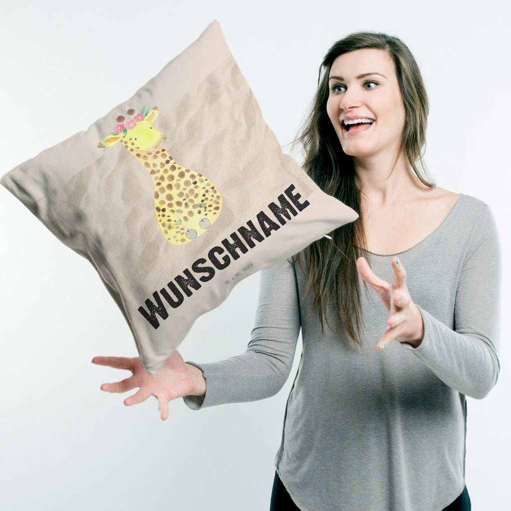 Personalisiertes Kissen Giraffe Blumenkranz Kissen, personalisiert, Name, Wunschname, bedrucken, Kopfkissen, Afrika, Wildtiere, Giraffe, Blumenkranz, Abenteurer, Selbstliebe, Freundin