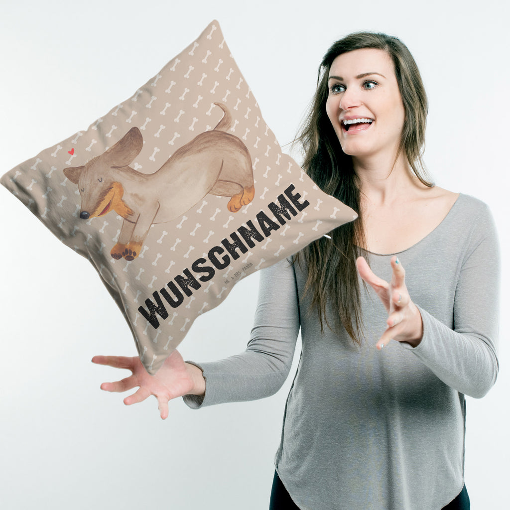 Personalisiertes Kissen Hund Dackel fröhlich Kissen, personalisiert, Name, Wunschname, bedrucken, Kopfkissen, Hund, Hundemotiv, Haustier, Hunderasse, Tierliebhaber, Hundebesitzer, Sprüche, Hunde, Dackel, Dachshund, happy dog