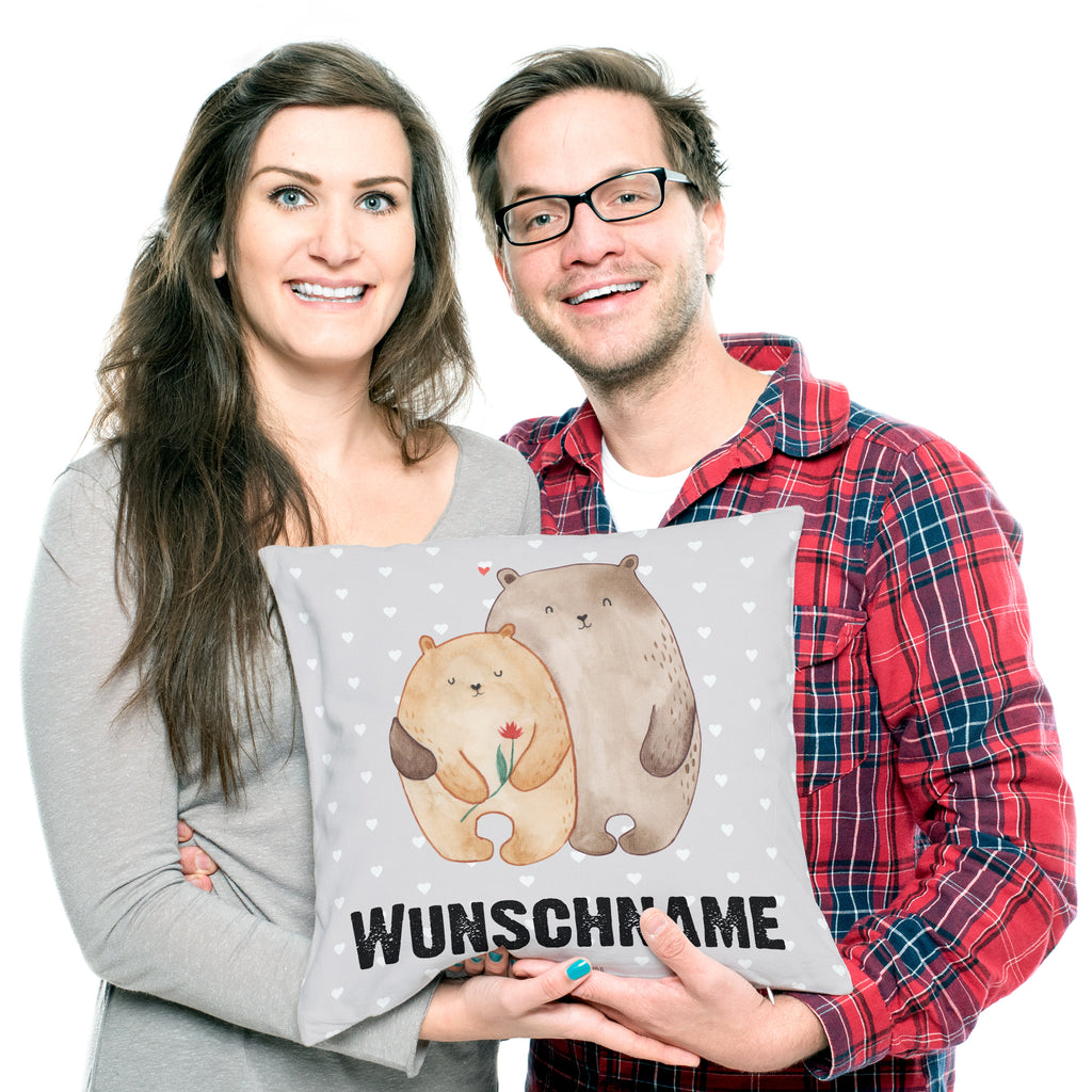 Personalisiertes Kissen Bären Liebe Kissen, personalisiert, Name, Wunschname, bedrucken, Kopfkissen, Liebe, Partner, Freund, Freundin, Ehemann, Ehefrau, Heiraten, Verlobung, Heiratsantrag, Liebesgeschenk, Jahrestag, Hocheitstag, Verliebt, Verlobt, Verheiratet, Geschenk Freundin, Geschenk Freund, Liebesbeweis, Hochzeitstag, Geschenk Hochzeit, Bären, Bärchen, Bär