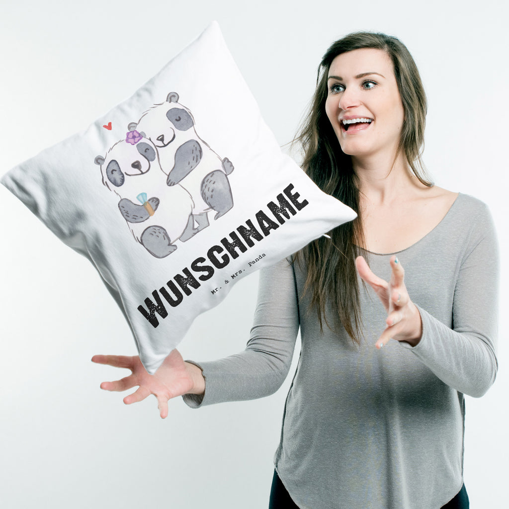 Personalisiertes Kissen Panda Beste Ehefrau der Welt Kissen, personalisiert, Name, Wunschname, bedrucken, Kopfkissen, für, Dankeschön, Geschenk, Schenken, Geburtstag, Geburtstagsgeschenk, Geschenkidee, Danke, Bedanken, Mitbringsel, Freude machen, Geschenktipp, Ehefrau, Beste, Frau, Partnerin, Freundin, Traumfrau, Hochzeit, Liebling, Ehepartner, Ehe, Gattin, Lebensgefährtin, Braut, Kleinigkeit