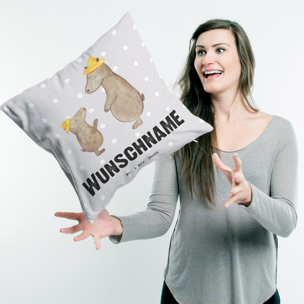 Personalisiertes Kissen Bär Bester Vati der Welt Kissen, personalisiert, Name, Wunschname, bedrucken, Kopfkissen, für, Dankeschön, Geschenk, Schenken, Geburtstag, Geburtstagsgeschenk, Geschenkidee, Danke, Bedanken, Mitbringsel, Freude machen, Geschenktipp, Vater, Papa, Dad, Daddy, Paps, Papi, Vati, Eltern, Geschenk Vater, Mann, Familie, Bester, Kleinigkeit