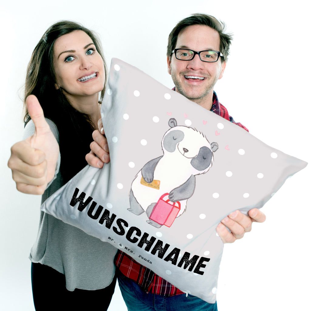 Personalisiertes Kissen Panda Beste Shoppingbegleitung der Welt Kissen, personalisiert, Name, Wunschname, bedrucken, Kopfkissen, für, Dankeschön, Geschenk, Schenken, Geburtstag, Geburtstagsgeschenk, Geschenkidee, Danke, Bedanken, Mitbringsel, Freude machen, Geschenktipp, Shoppingbegleitung, Shoppingpartner, Begleitung, Shoppen, Partner, Freundin, Freund, bff, Shopping, Einkaufen, Shopping-Queen, Queen, Bester