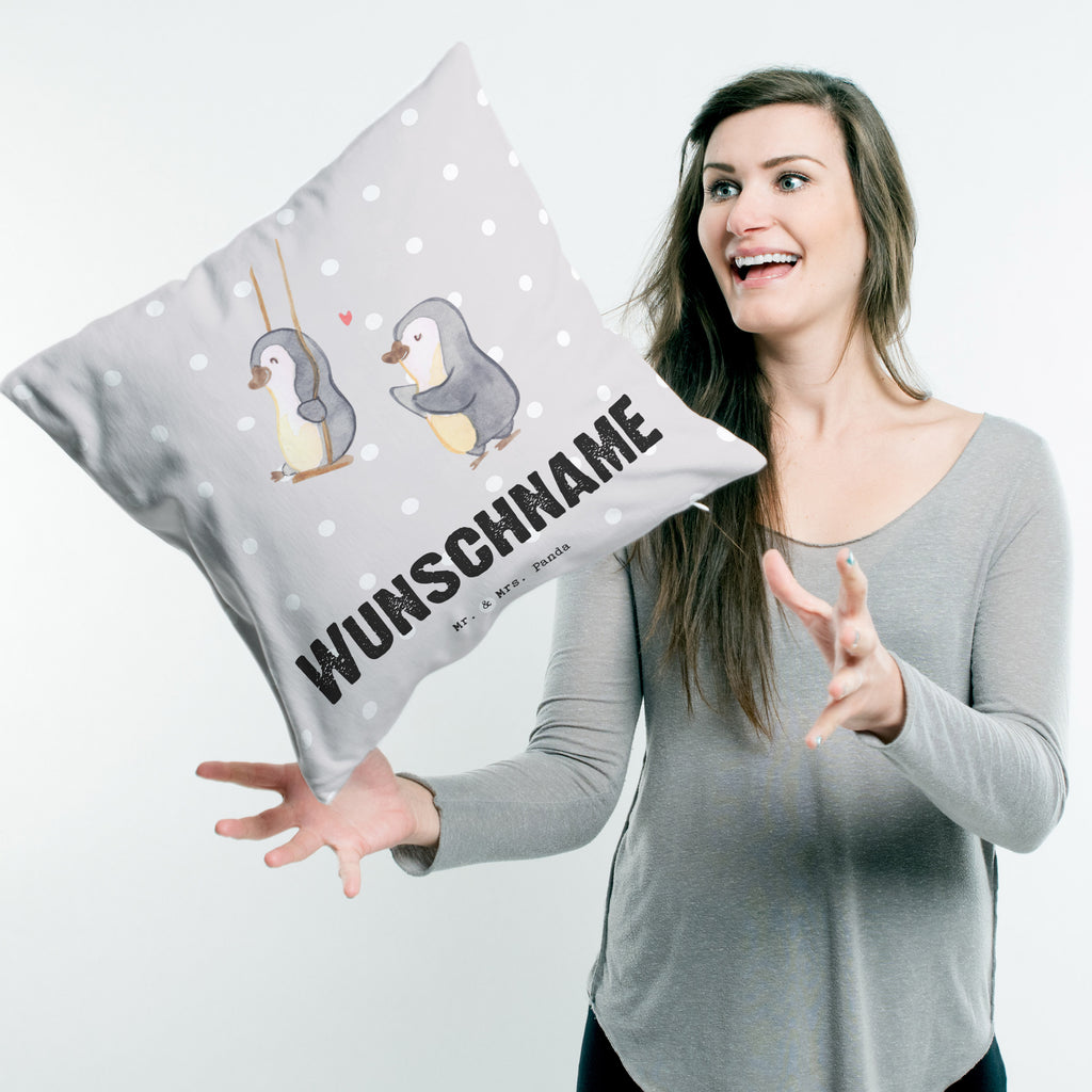 Personalisiertes Kissen Pinguin Beste Omi der Welt Kissen, personalisiert, Name, Wunschname, bedrucken, Kopfkissen, für, Dankeschön, Geschenk, Schenken, Geburtstag, Geburtstagsgeschenk, Geschenkidee, Danke, Bedanken, Mitbringsel, Freude machen, Geschenktipp, Großmutter, Oma, Omi, Großpapa, Großmama, Enkel, Enkelin, Enkelkind, Kleinigkeit, Ommi, Omma, Bester