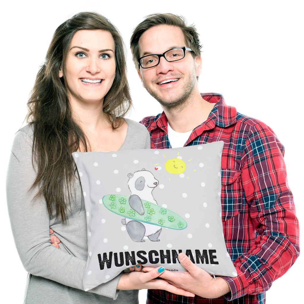 Personalisiertes Kissen Panda Surfen Tage Kissen, personalisiert, Name, Wunschname, bedrucken, Kopfkissen, Geschenk, Sport, Sportart, Hobby, Schenken, Danke, Dankeschön, Auszeichnung, Gewinn, Sportler, Wellenreiten, Surfen, Surfschule