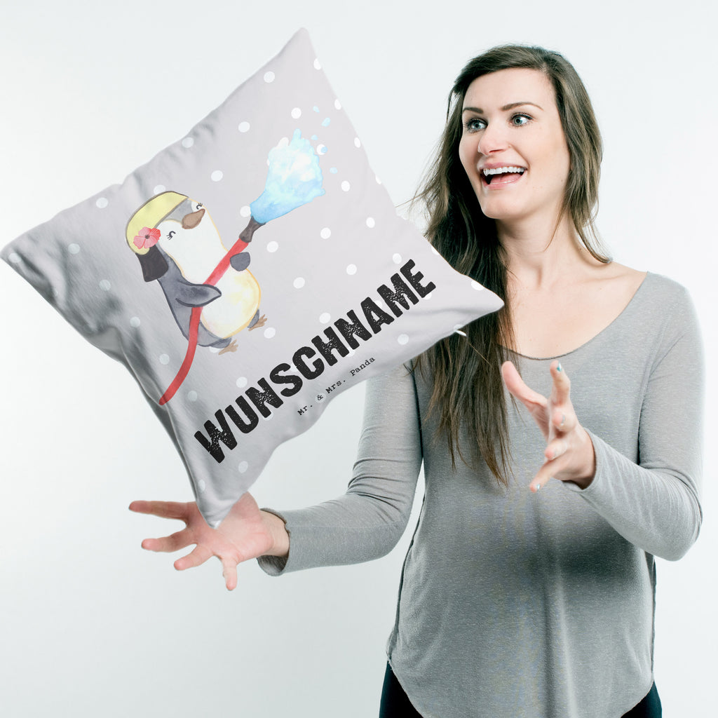 Personalisiertes Kissen Feuerwehrfrau mit Herz Kissen, personalisiert, Name, Wunschname, bedrucken, Kopfkissen, Beruf, Ausbildung, Jubiläum, Abschied, Rente, Kollege, Kollegin, Geschenk, Schenken, Arbeitskollege, Mitarbeiter, Firma, Danke, Dankeschön, Feuerwehrfrau, Feuerwehrhauptfrau, Brandschutz, Feuerwehr, freiwillige Feuerwehr