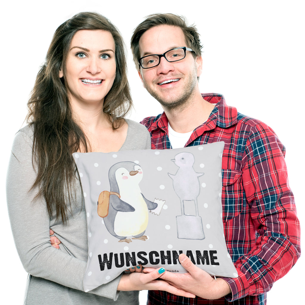 Personalisiertes Kissen Pinguin Museum besuchen Tage Kissen, personalisiert, Name, Wunschname, bedrucken, Kopfkissen, Geschenk, Sport, Sportart, Hobby, Schenken, Danke, Dankeschön, Auszeichnung, Gewinn, Sportler, Museum besuchen, Museen