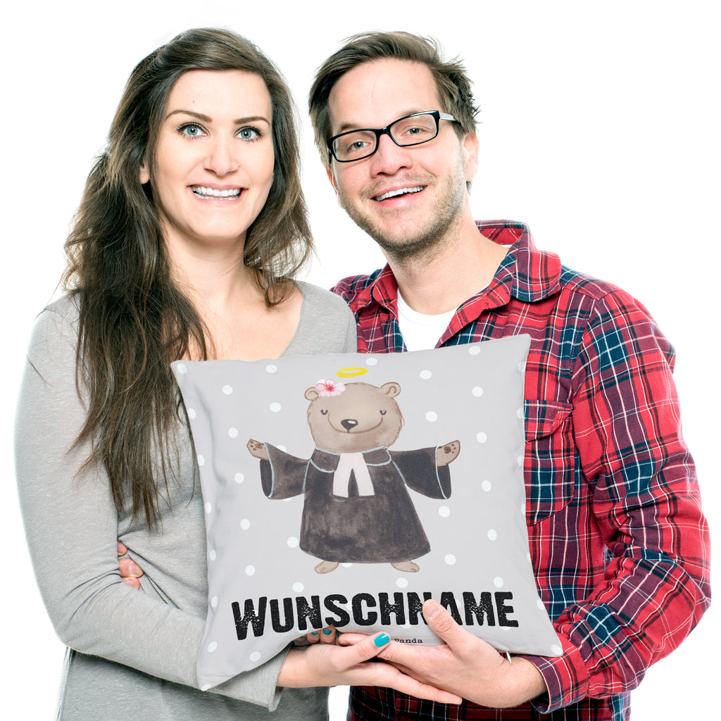 Personalisiertes Kissen Pastorin mit Herz Kissen, personalisiert, Name, Wunschname, bedrucken, Kopfkissen, Beruf, Ausbildung, Jubiläum, Abschied, Rente, Kollege, Kollegin, Geschenk, Schenken, Arbeitskollege, Mitarbeiter, Firma, Danke, Dankeschön, Pastorin, Dienerin Gottes<br />Geistliche, Pfarrerin, Predigerin<br />Priesterin, Theologin, Kirche