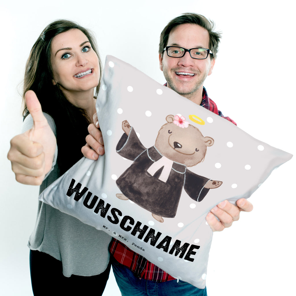Personalisiertes Kissen Pfarrerin mit Herz Kissen, personalisiert, Name, Wunschname, bedrucken, Kopfkissen, Beruf, Ausbildung, Jubiläum, Abschied, Rente, Kollege, Kollegin, Geschenk, Schenken, Arbeitskollege, Mitarbeiter, Firma, Danke, Dankeschön, Pastorin, Dienerin Gottes<br />Geistliche, Pfarrerin, Predigerin<br />Priesterin, Theologin, Kirche