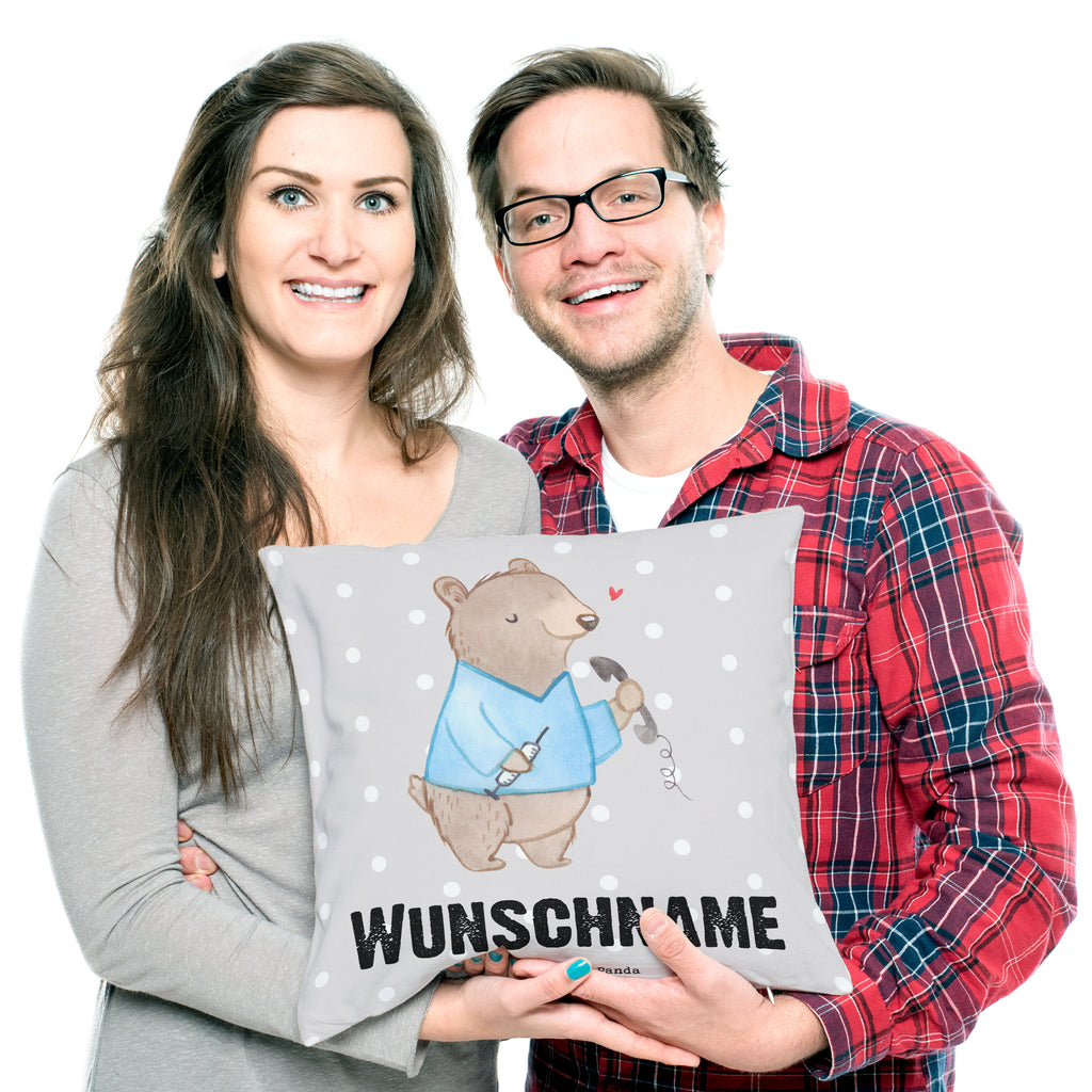 Personalisiertes Kissen Krankenpflegehelfer mit Herz Kissen, personalisiert, Name, Wunschname, bedrucken, Kopfkissen, Beruf, Ausbildung, Jubiläum, Abschied, Rente, Kollege, Kollegin, Geschenk, Schenken, Arbeitskollege, Mitarbeiter, Firma, Danke, Dankeschön, Krankenpflegehelfer, Pflegehelfer, Pflegekraft