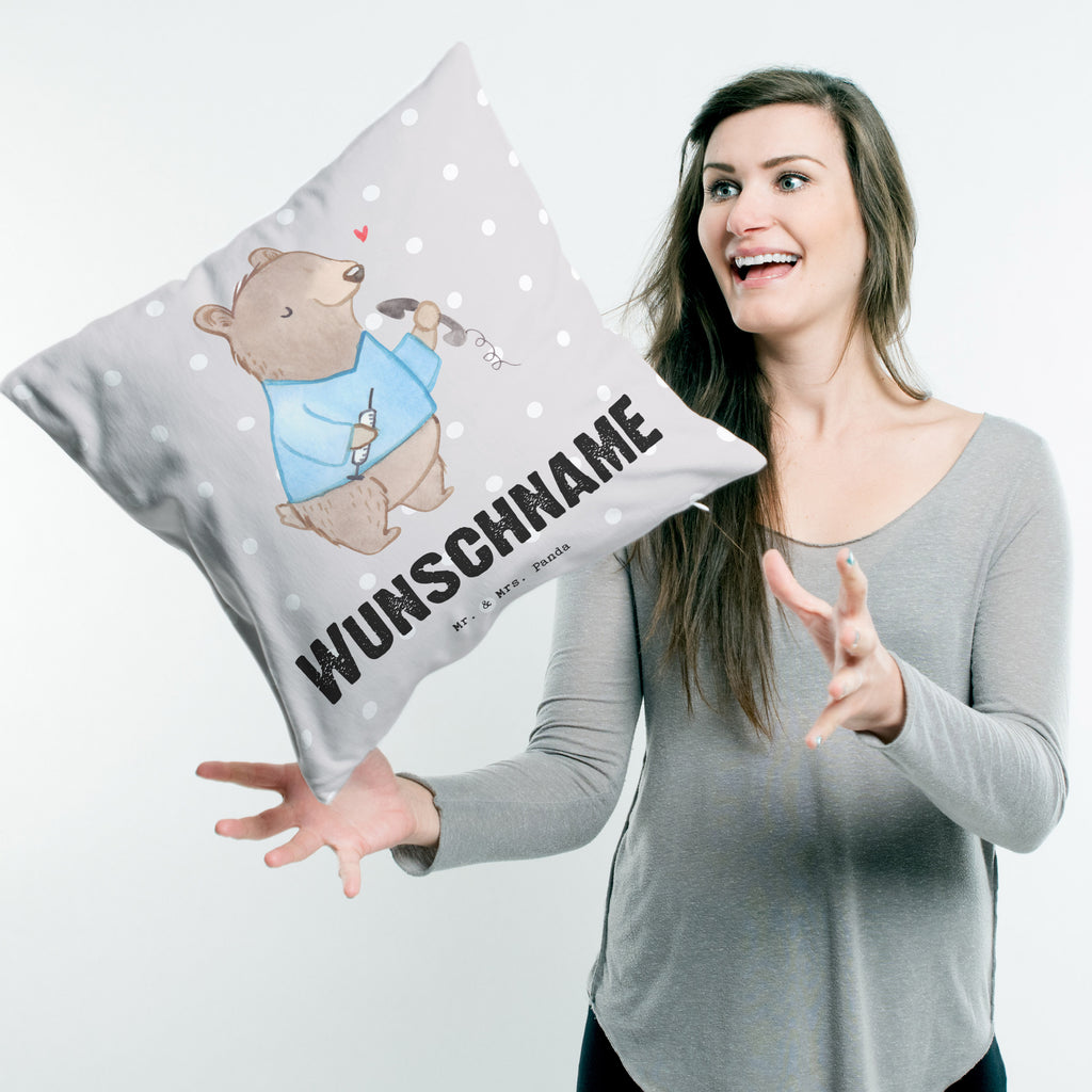 Personalisiertes Kissen Krankenpflegehelfer mit Herz Kissen, personalisiert, Name, Wunschname, bedrucken, Kopfkissen, Beruf, Ausbildung, Jubiläum, Abschied, Rente, Kollege, Kollegin, Geschenk, Schenken, Arbeitskollege, Mitarbeiter, Firma, Danke, Dankeschön, Krankenpflegehelfer, Pflegehelfer, Pflegekraft