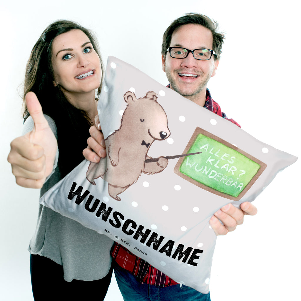 Personalisiertes Kissen Sachkundelehrer mit Herz Kissen, personalisiert, Name, Wunschname, bedrucken, Kopfkissen, Beruf, Ausbildung, Jubiläum, Abschied, Rente, Kollege, Kollegin, Geschenk, Schenken, Arbeitskollege, Mitarbeiter, Firma, Danke, Dankeschön, Sachkundelehrer, Sachkundeunterricht, Schule, Grundschule