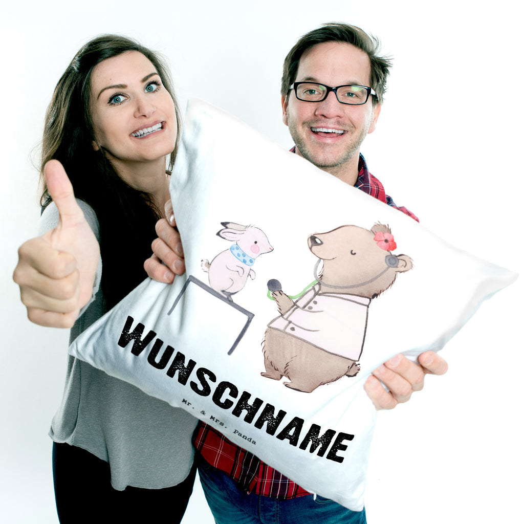 Personalisiertes Kissen Tierärztin mit Herz Kissen, personalisiert, Name, Wunschname, bedrucken, Kopfkissen, Beruf, Ausbildung, Jubiläum, Abschied, Rente, Kollege, Kollegin, Geschenk, Schenken, Arbeitskollege, Mitarbeiter, Firma, Danke, Dankeschön