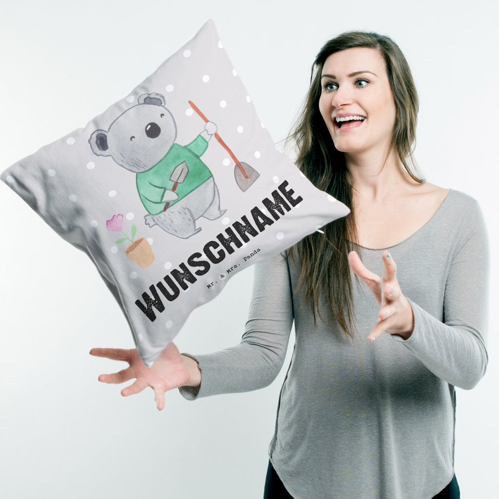 Personalisiertes Kissen Gärtner mit Herz Kissen, personalisiert, Name, Wunschname, bedrucken, Kopfkissen, Beruf, Ausbildung, Jubiläum, Abschied, Rente, Kollege, Kollegin, Geschenk, Schenken, Arbeitskollege, Mitarbeiter, Firma, Danke, Dankeschön, Gärtner, Gartenplaner, Gärtnerei, Gartenbau, Hobbygärtner, Garten- und Landschaftsbauer