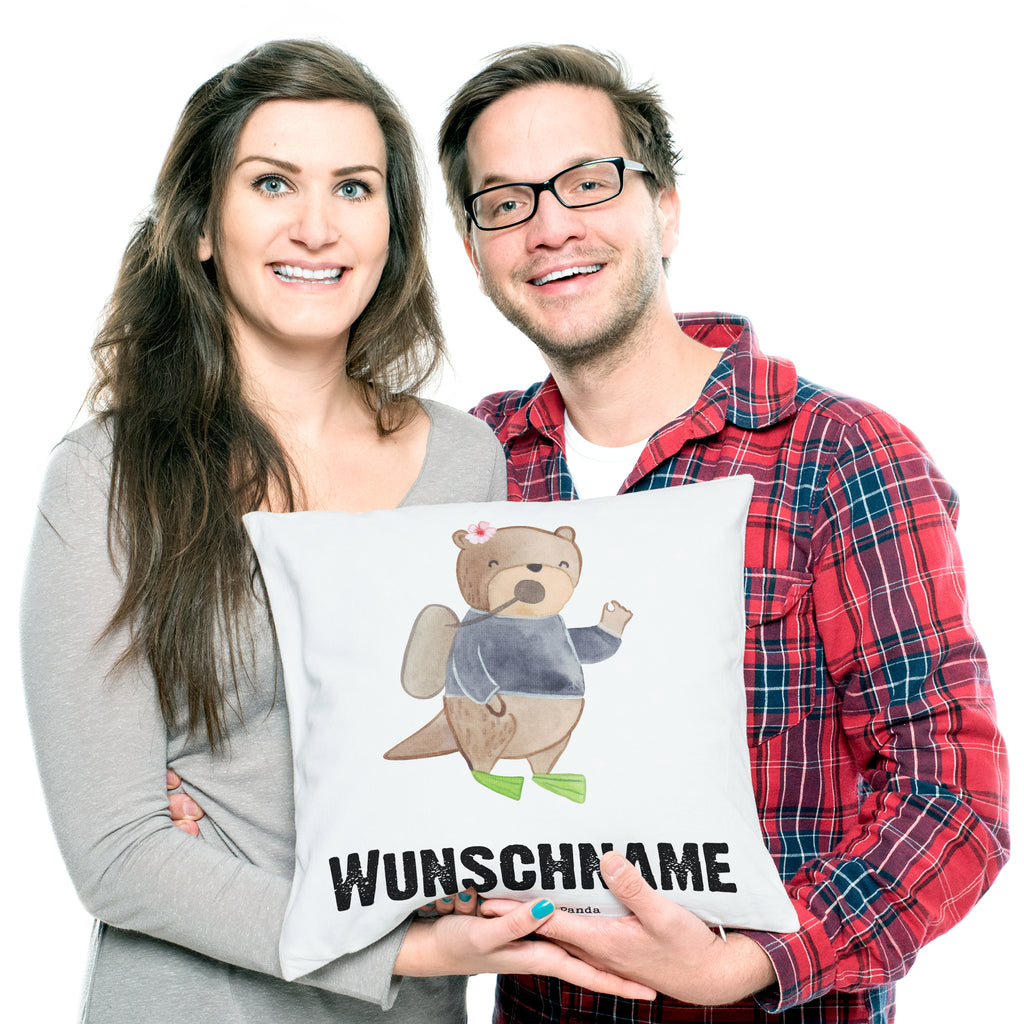 Personalisiertes Kissen Taucherin mit Herz Kissen, personalisiert, Name, Wunschname, bedrucken, Kopfkissen, Beruf, Ausbildung, Jubiläum, Abschied, Rente, Kollege, Kollegin, Geschenk, Schenken, Arbeitskollege, Mitarbeiter, Firma, Danke, Dankeschön