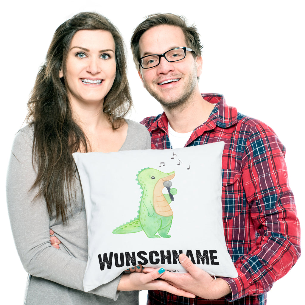 Personalisiertes Kissen Krokodil Singen Tage Kissen, personalisiert, Name, Wunschname, bedrucken, Kopfkissen, Geschenk, Sport, Sportart, Hobby, Schenken, Danke, Dankeschön, Auszeichnung, Gewinn, Sportler, Singen, Band, Live Auftritt, Gesang, Hobbysänger