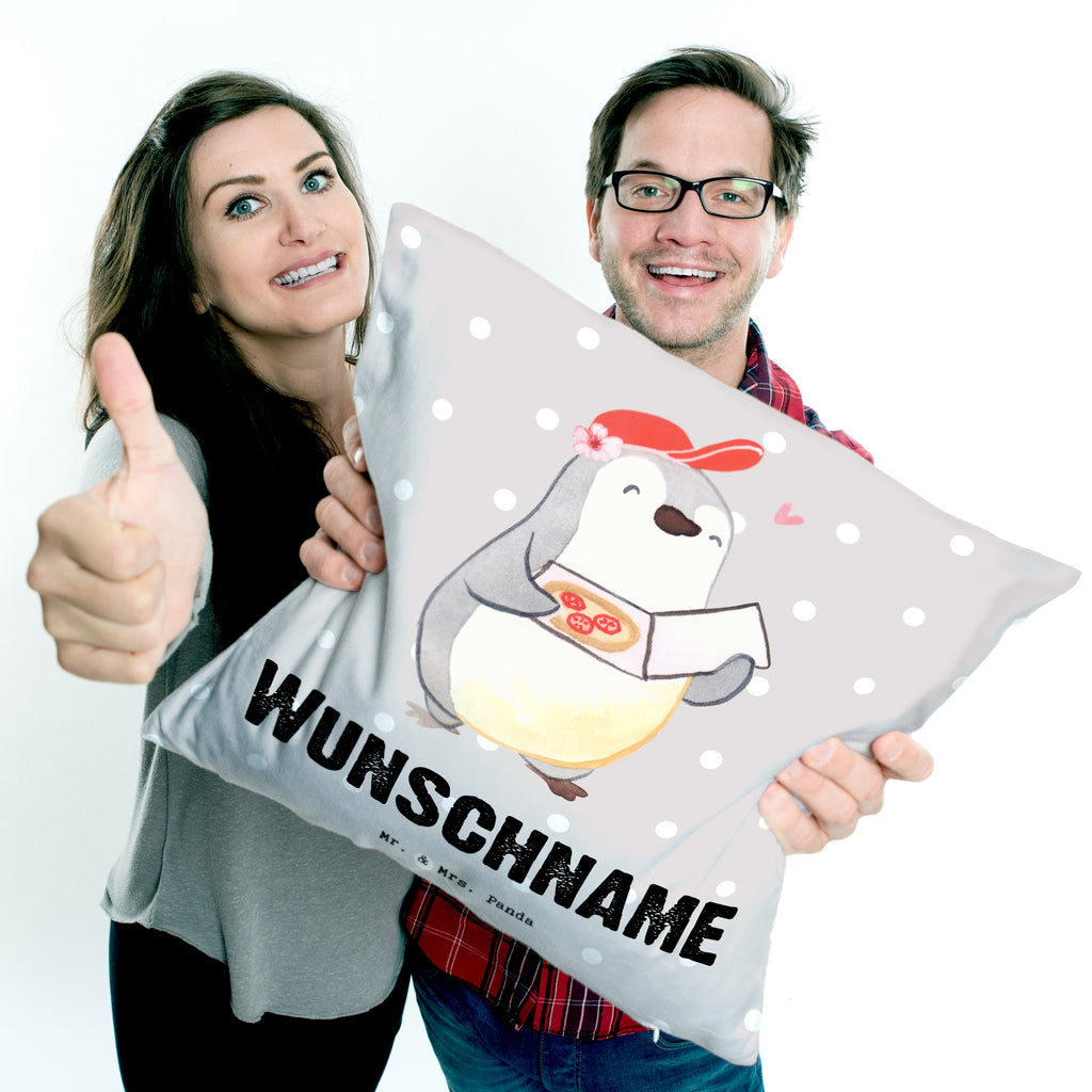 Personalisiertes Kissen Pizzabäckerin mit Herz Kissen, personalisiert, Name, Wunschname, bedrucken, Kopfkissen, Beruf, Ausbildung, Jubiläum, Abschied, Rente, Kollege, Kollegin, Geschenk, Schenken, Arbeitskollege, Mitarbeiter, Firma, Danke, Dankeschön, Lieferdienstmitarbeiterin, Pizzabäckerin, Pizzabotin, Pizzabringdienst, Lieferbringdienst