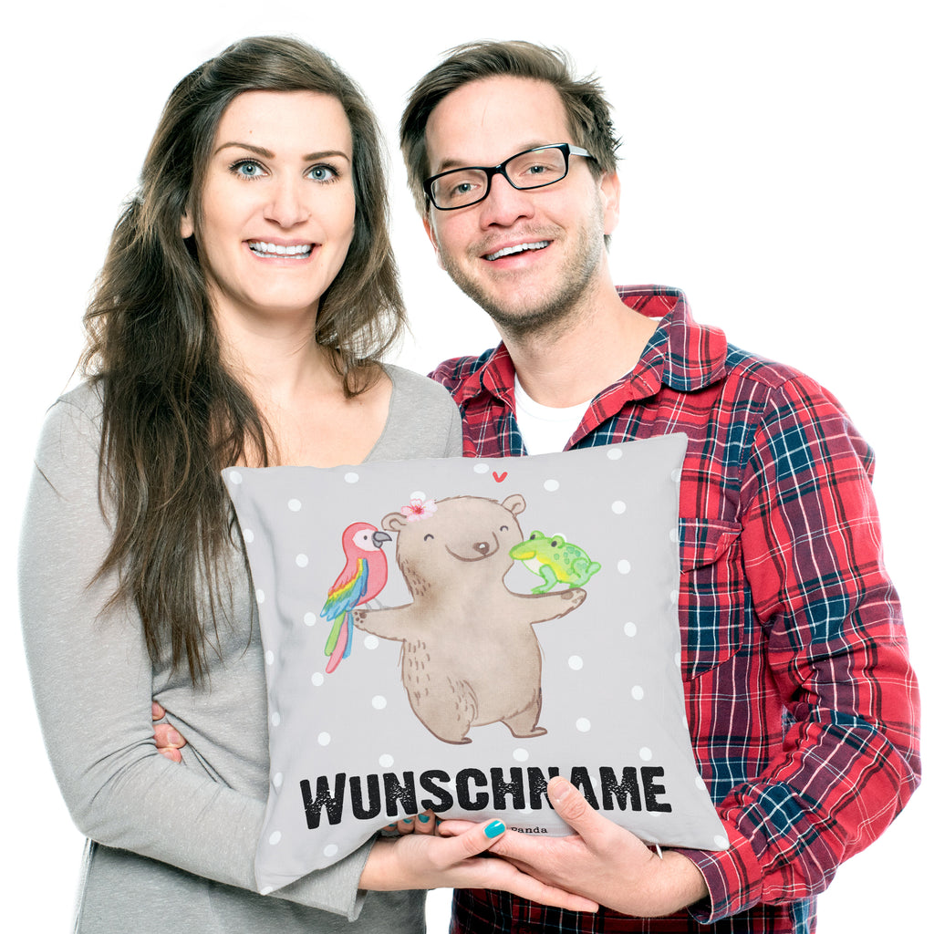 Personalisiertes Kissen Tierwirtin mit Herz Kissen, personalisiert, Name, Wunschname, bedrucken, Kopfkissen, Beruf, Ausbildung, Jubiläum, Abschied, Rente, Kollege, Kollegin, Geschenk, Schenken, Arbeitskollege, Mitarbeiter, Firma, Danke, Dankeschön, Landwirtin, Bäuerin, Tierwirtin, Agronomin, Farmerin, Bauernhof